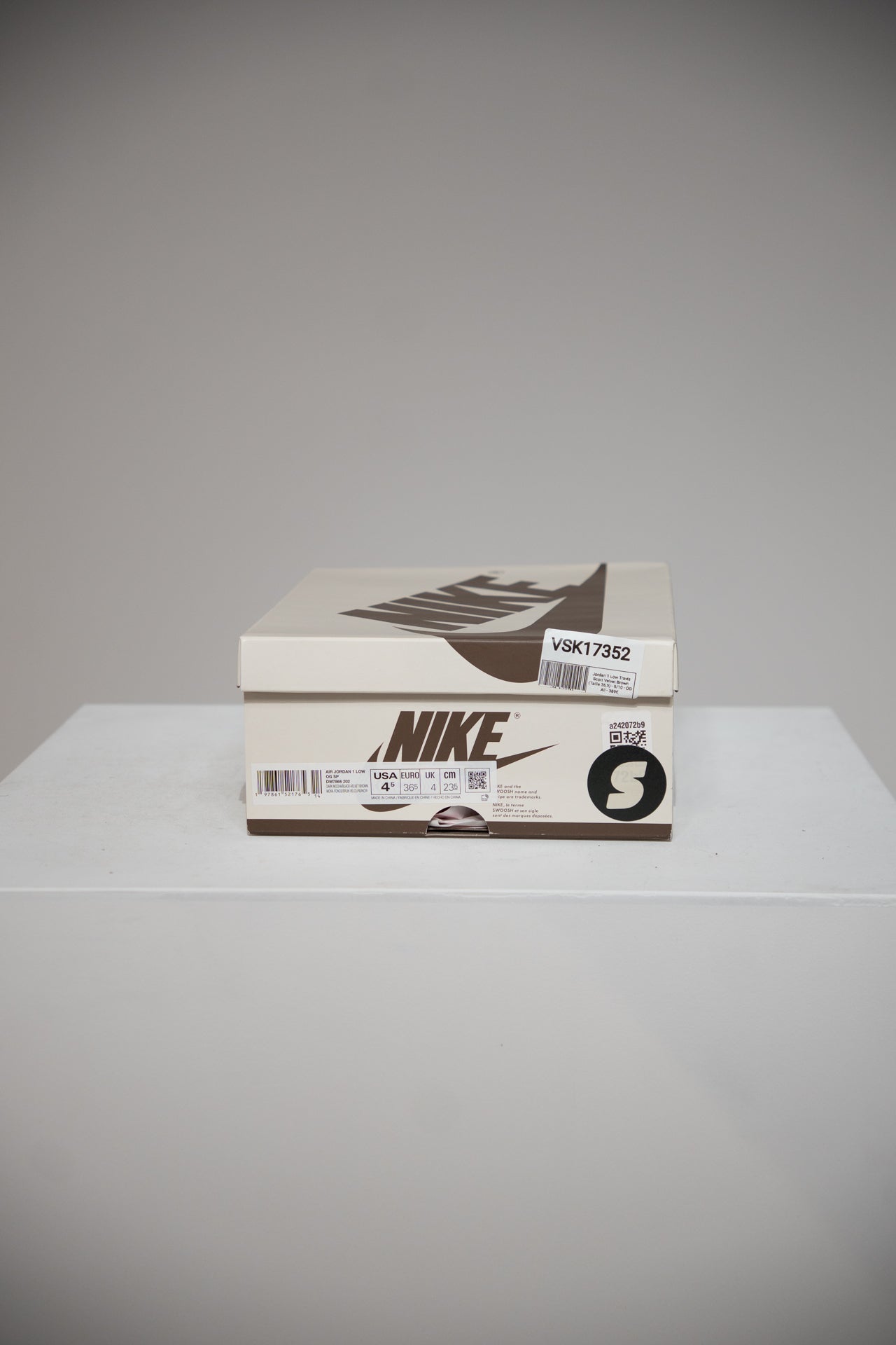 Jordan 1 Low Travis Scott Velvet Brown (Taille 36,5)