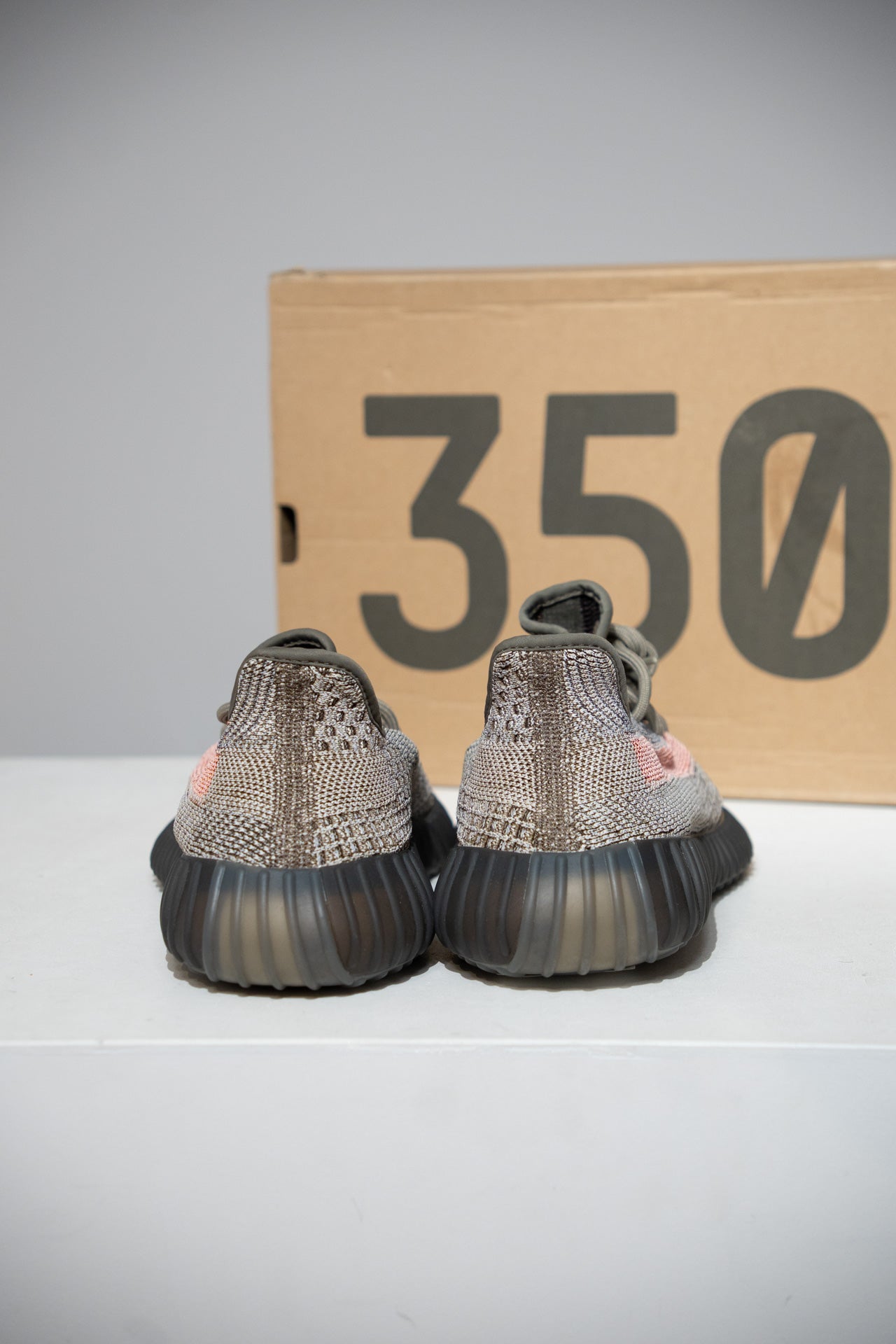 Yeezy 350 V2 Ash Stone (Taille 43 1/3)