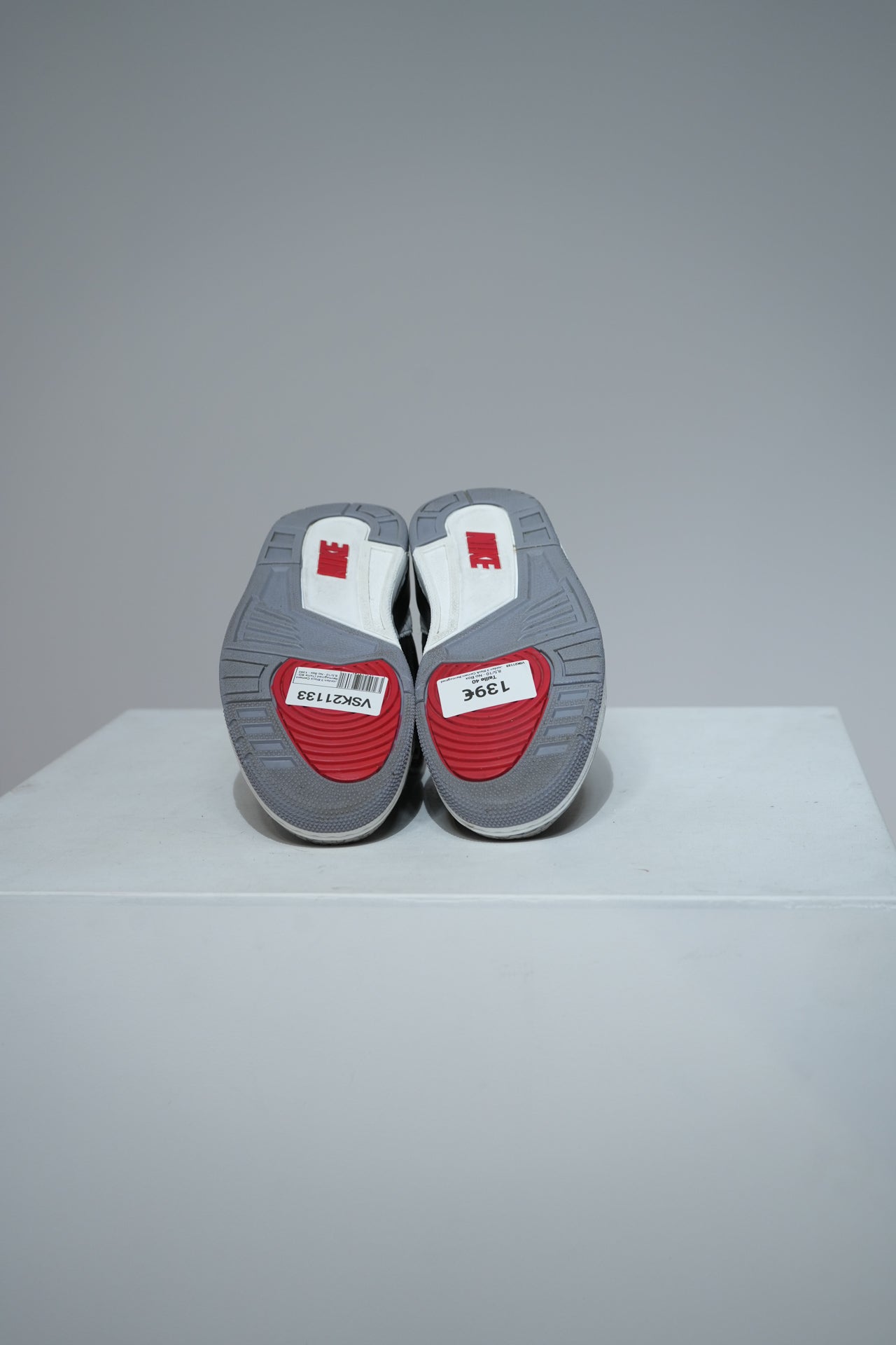 Jordan 3 Black Cement Reimagined (Taille 40)