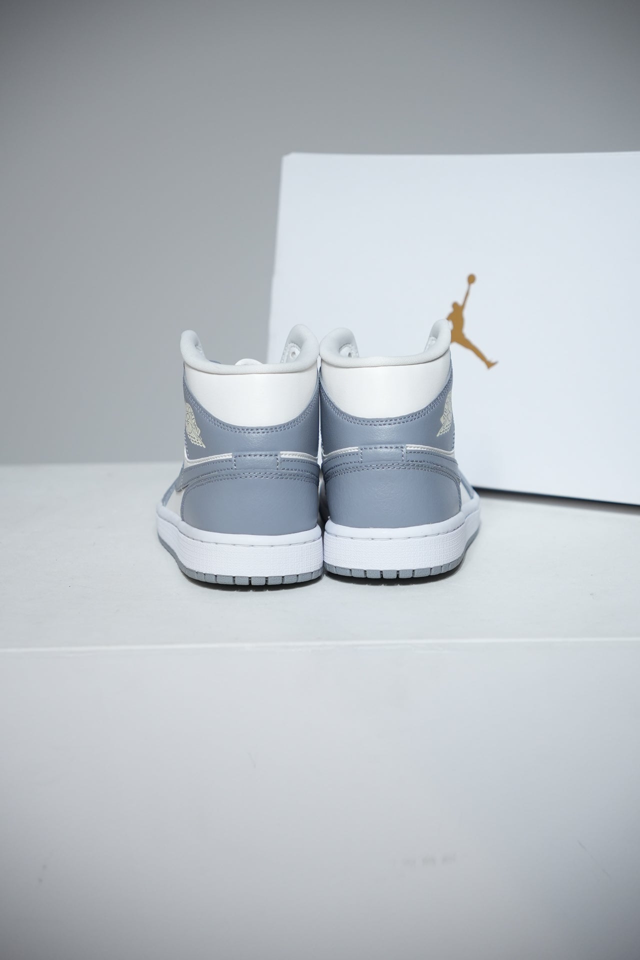 jordan 1 Mid Stealth (Taille 37,5)