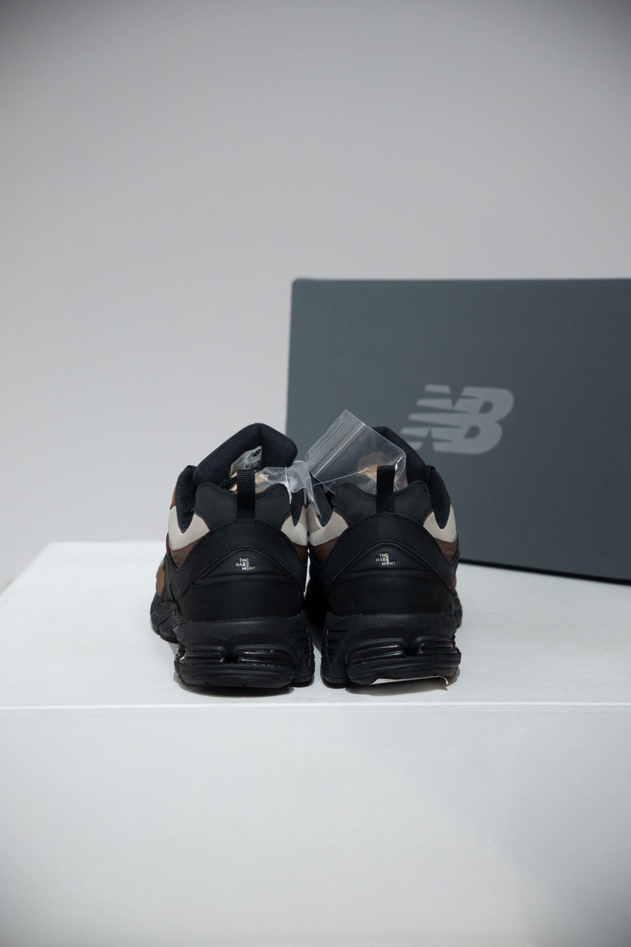 New balance 2002R The Basement Brown (Taille 43)