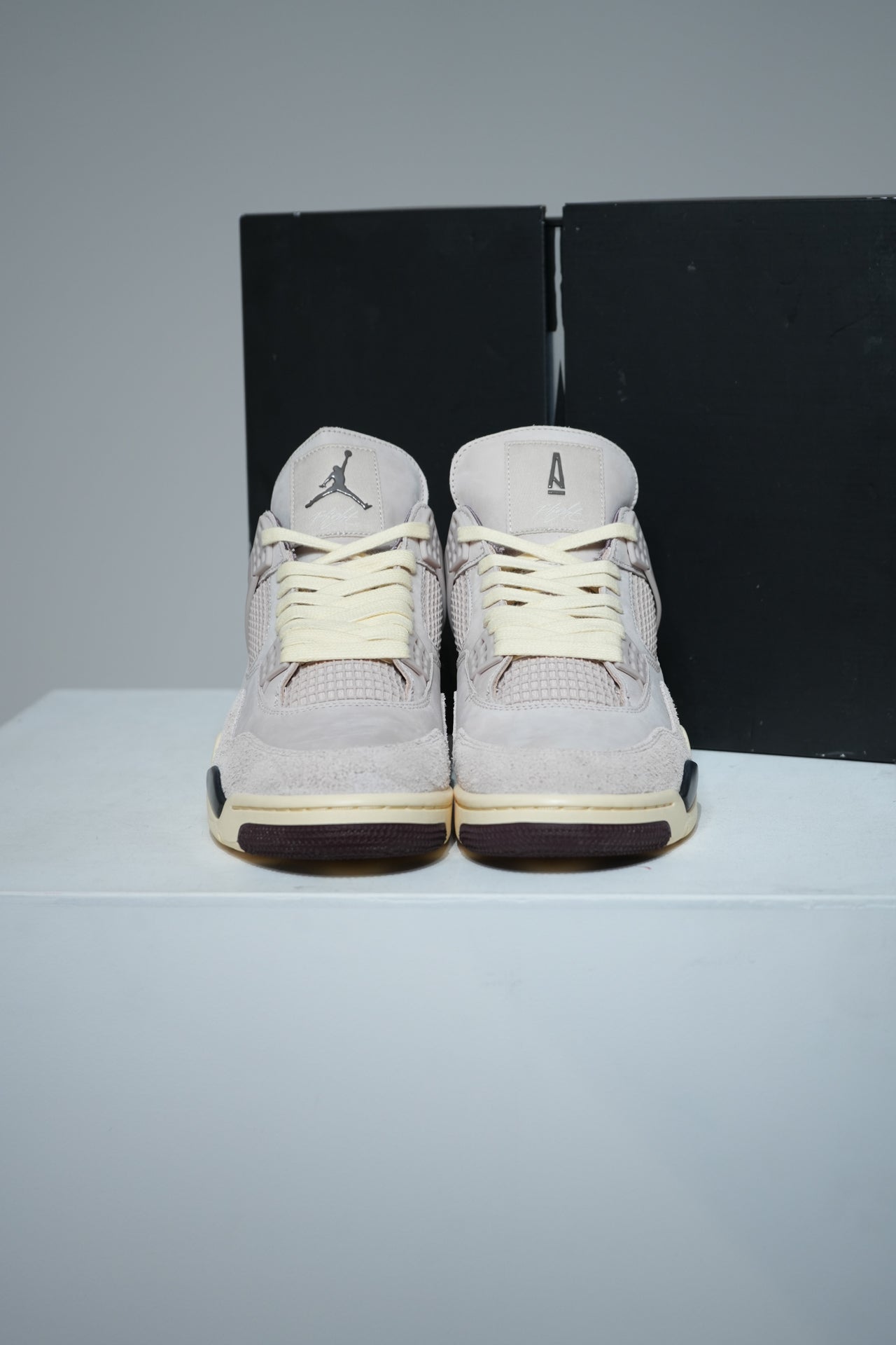 Jordan 4 A Ma Maniere Phantom (Taille 42)