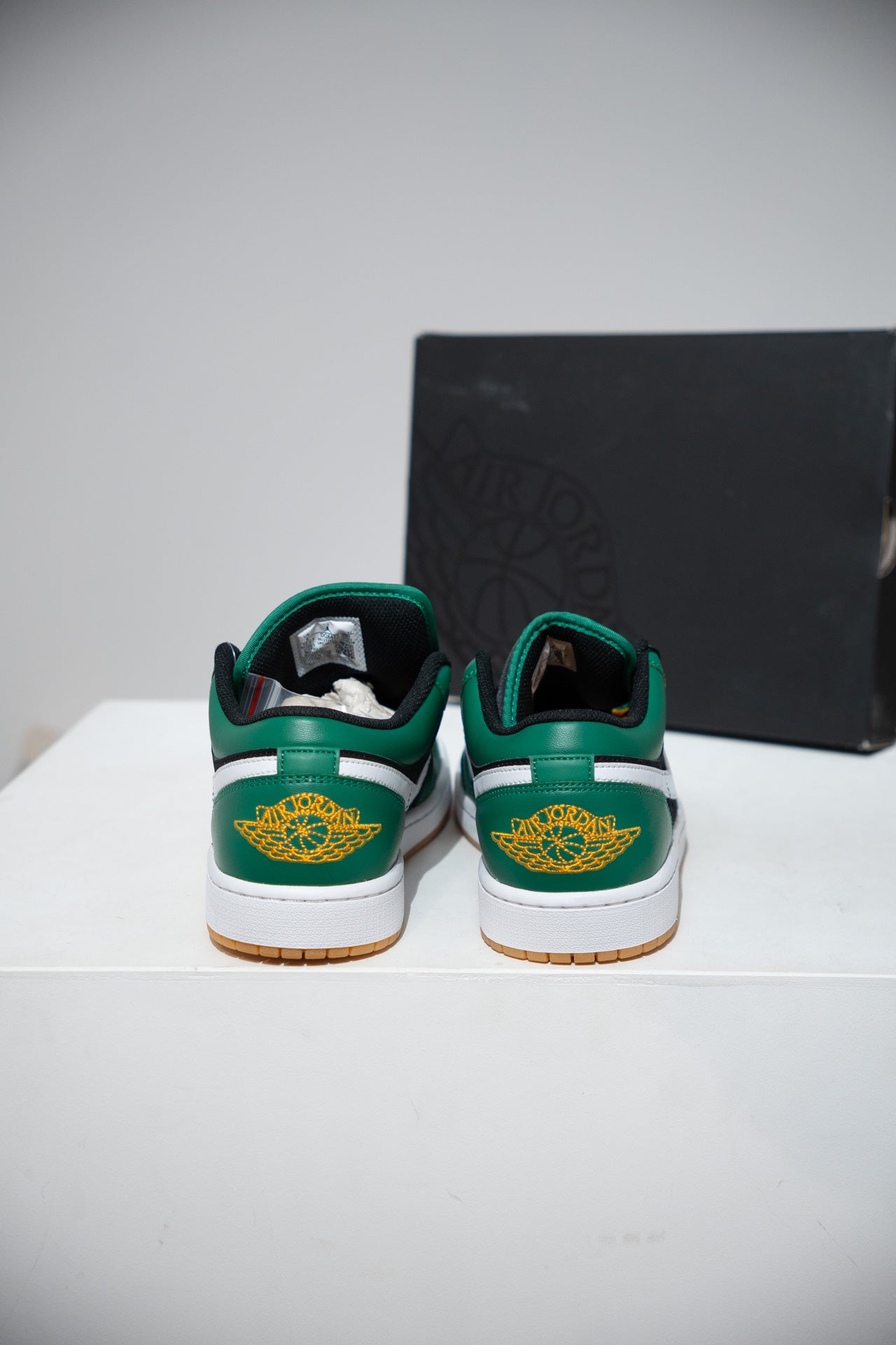 Jordan 1 Low Holiday Special (Taille 42,5)
