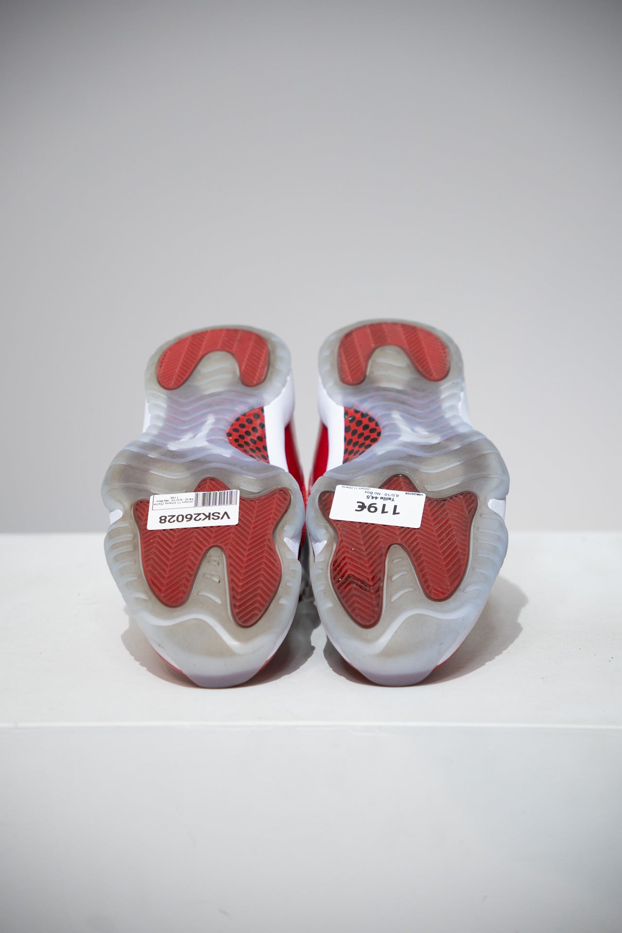 Jordan 11 Cherry (Taille 44,5)