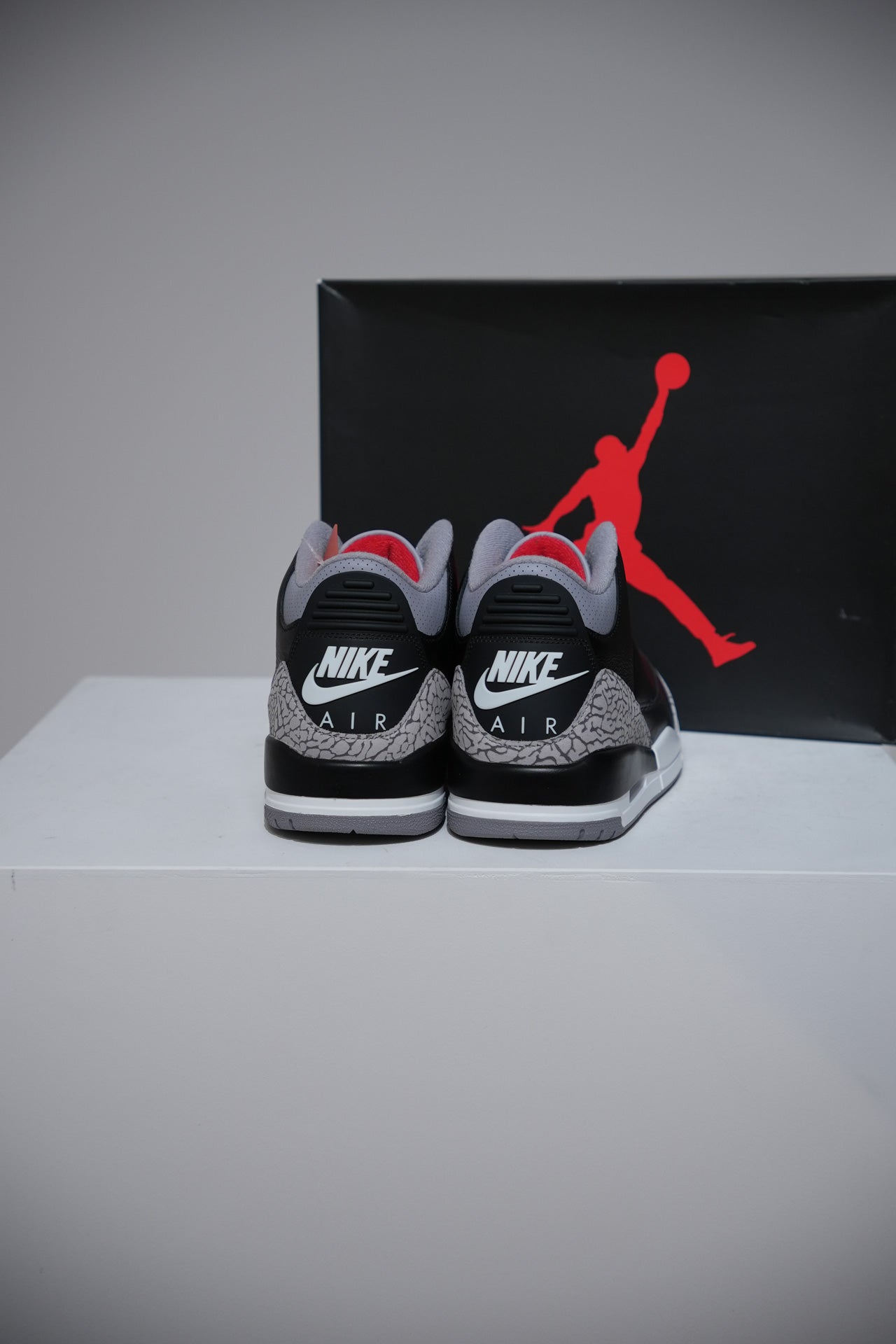 Jordan 3 Black Cement Reimagined (Taille 44)