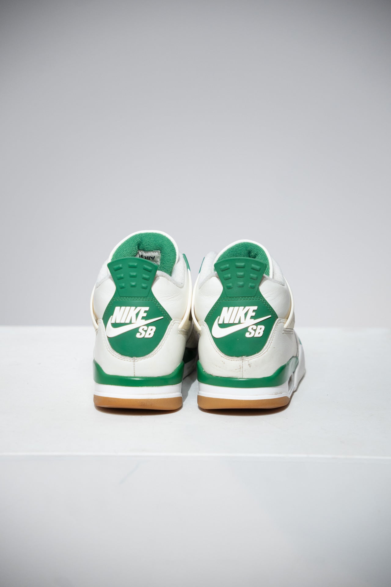 Jordan 4 SB pine Green (Taille 41)