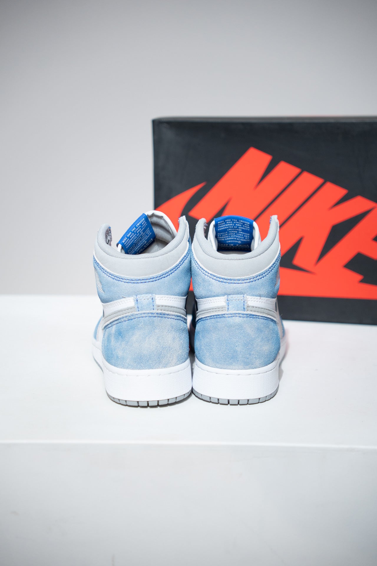 Jordan 1 High Hyper Royal GS (Taille 36)