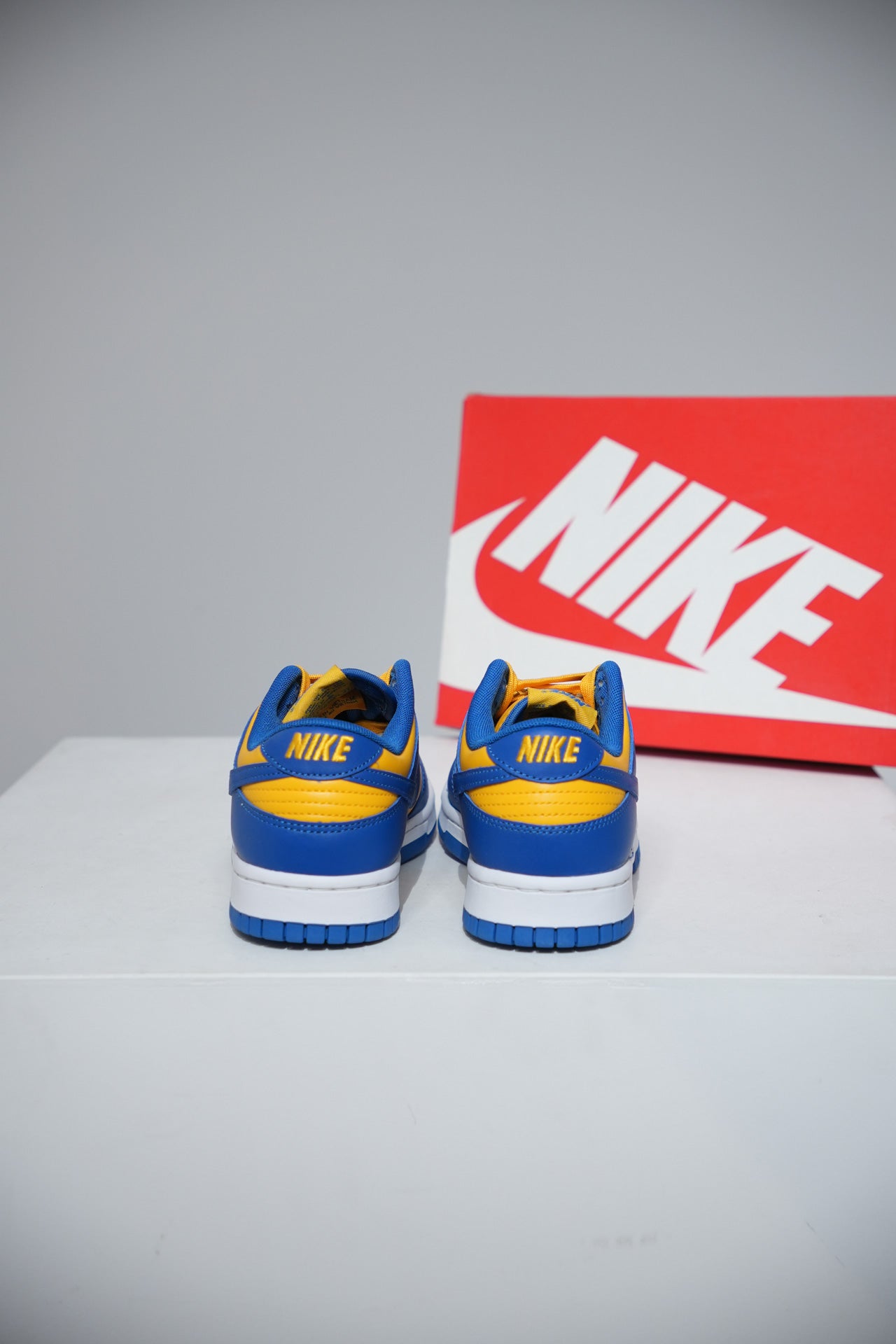 Dunk low UCLA (Taille 38,5)