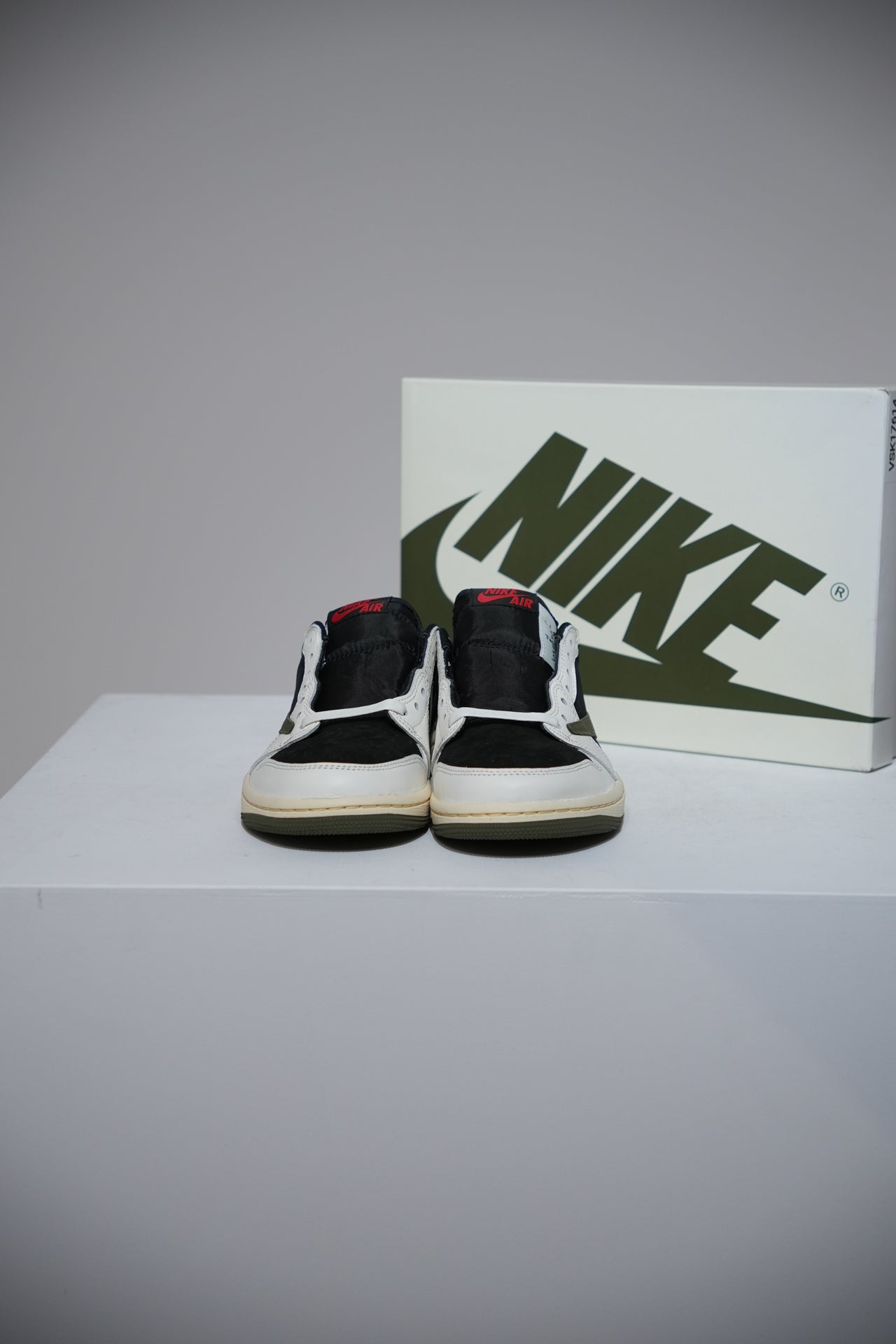 Jordan 1 Low Travis Scott Olive (Taille 44)