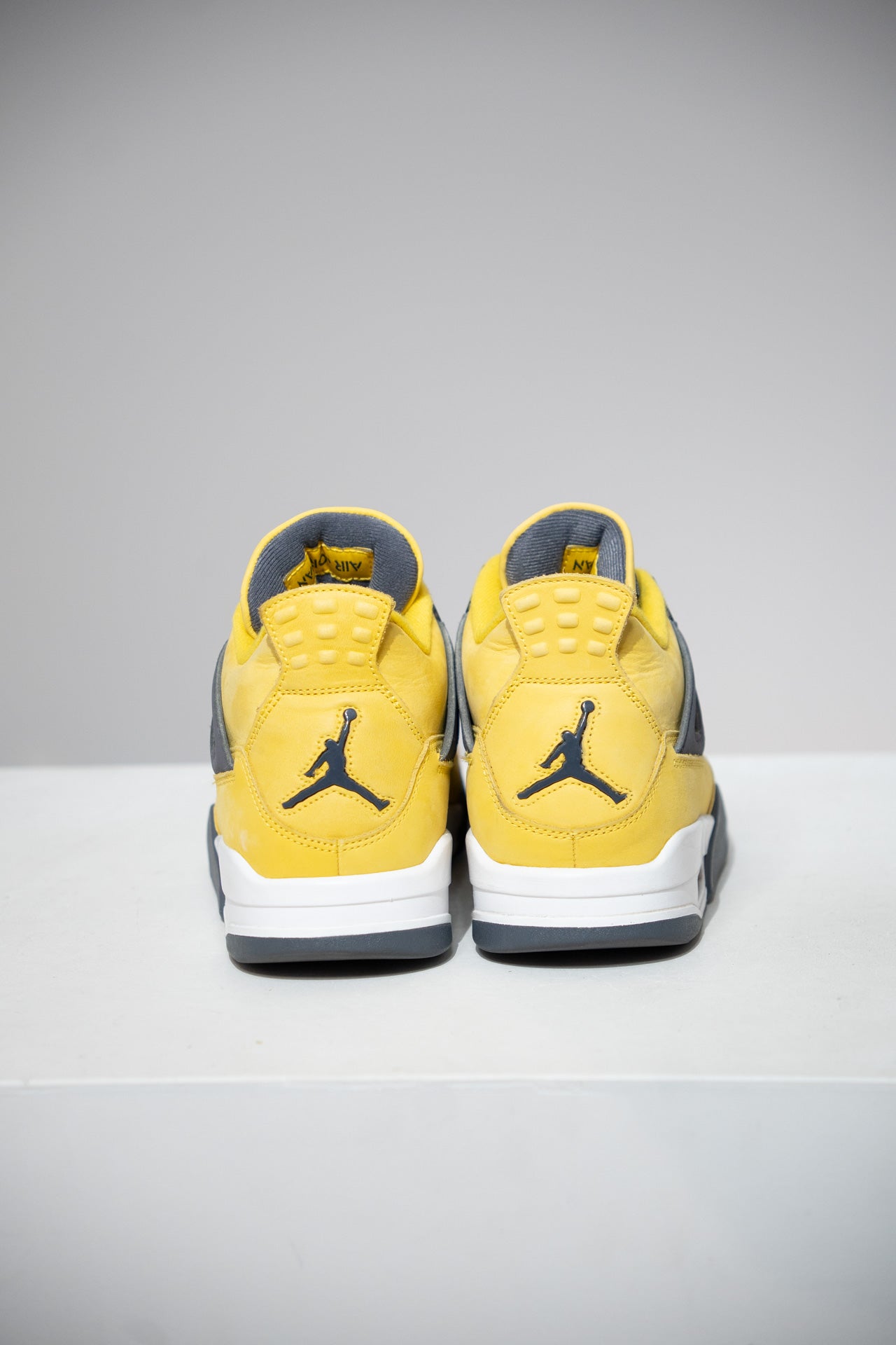 Jordan 4 Lightning (Taille 43)