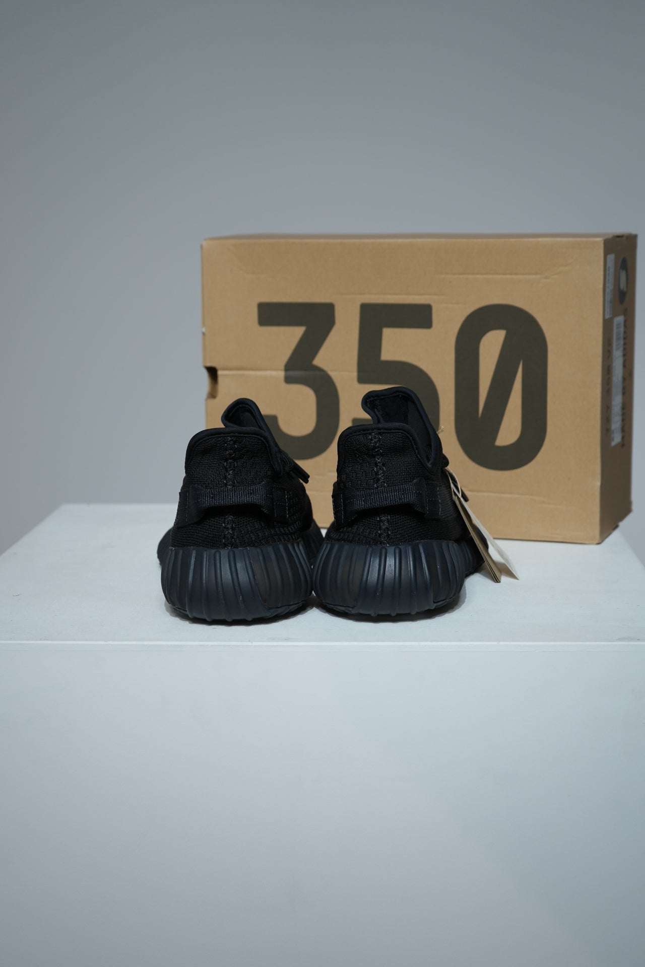Yeezy 350 V2 Onyx (Taille 42)