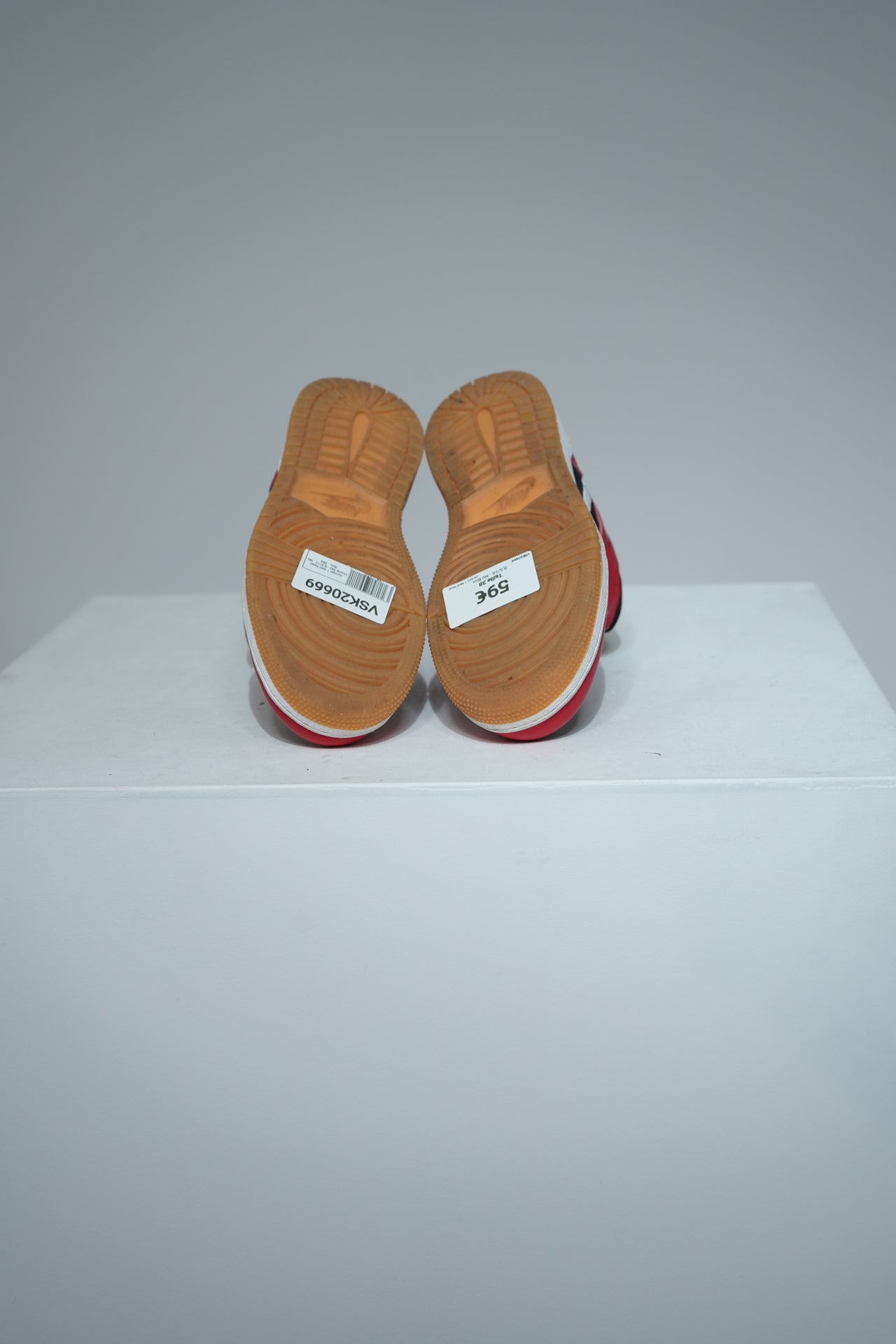 Jordan 1 Mid Noel (Taille 38)