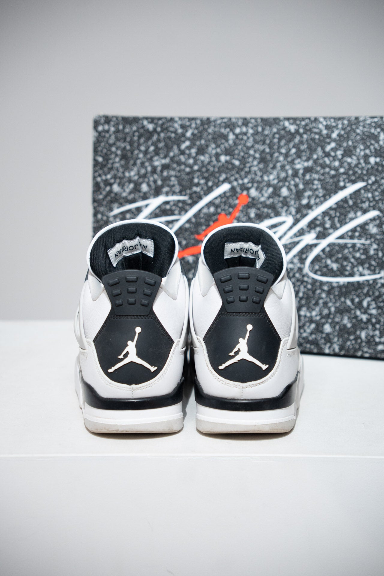 Jordan 4 Military Black (Taille 42,5)