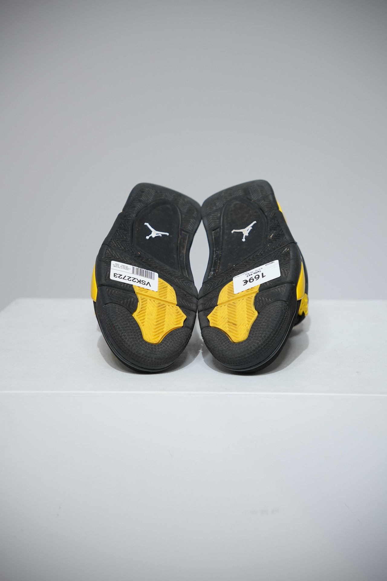 Jordan 4 Thunder (Taille 44,5)