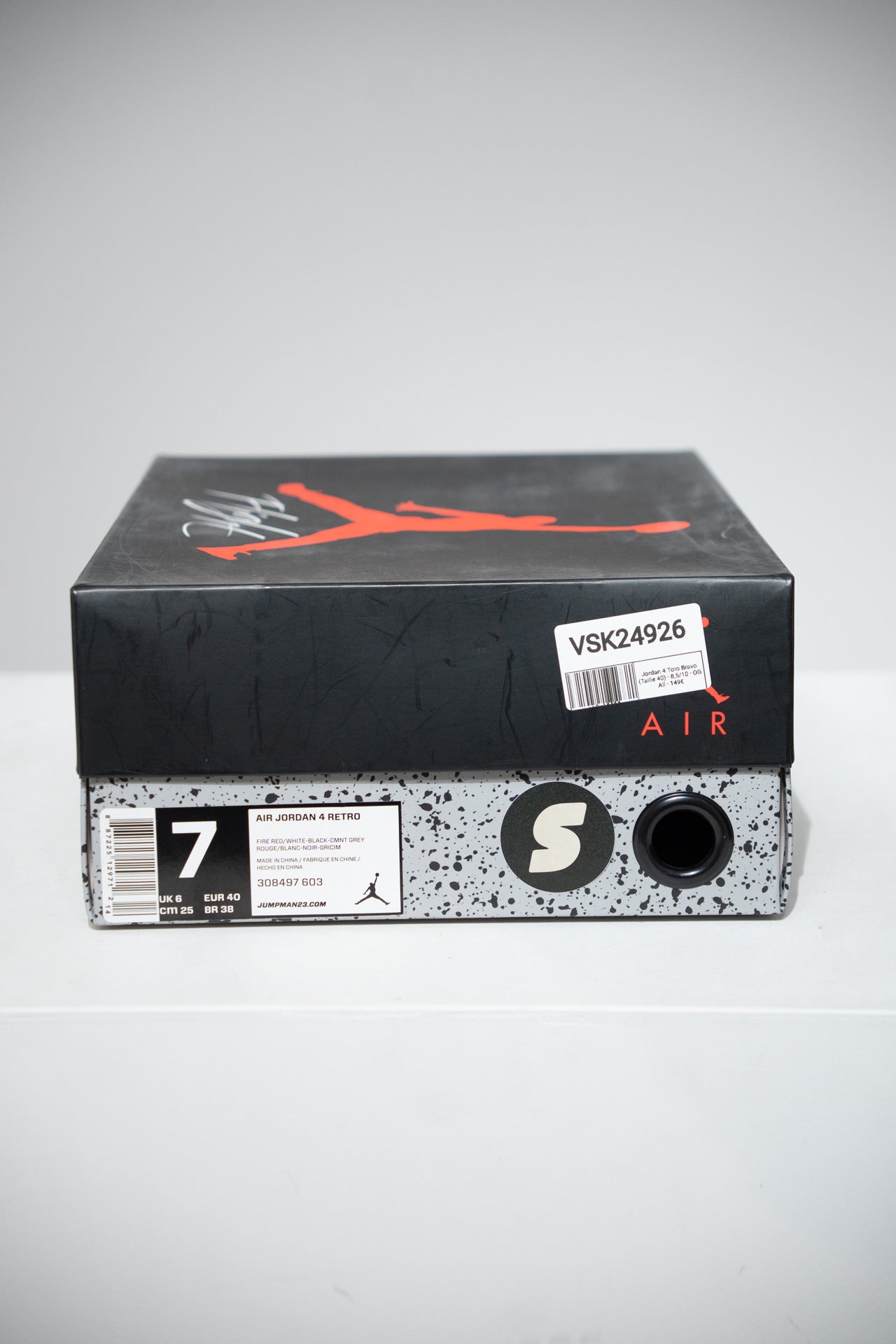 Jordan 4 Toro Bravo (Taille 40)