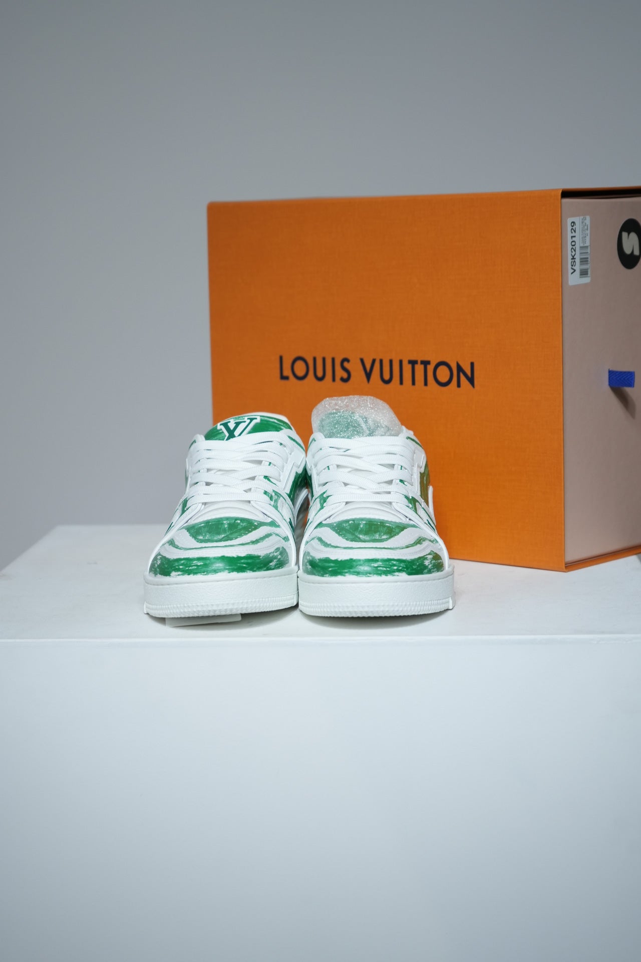 Louis Vuitton trainer Colored In Green (Taille 42 (7IT))
