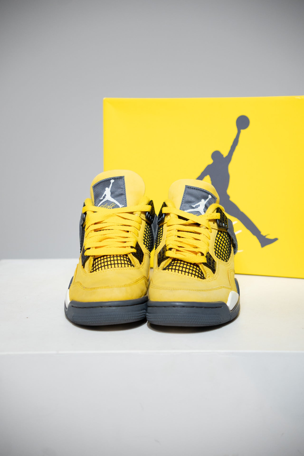 Jordan 4 Lightning (Taille 40)