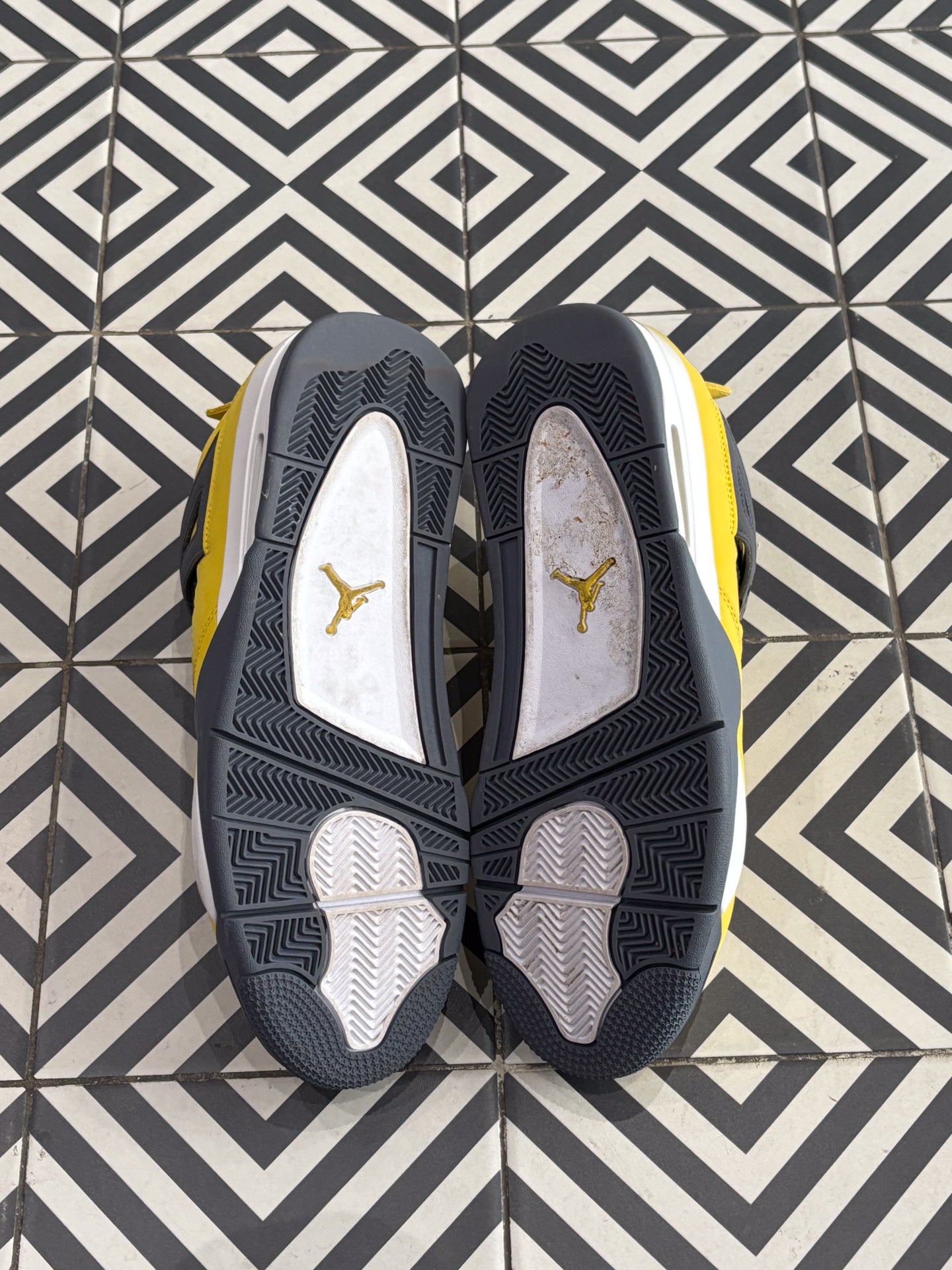 JORDAN 4 Lightning (Taille 47,5)