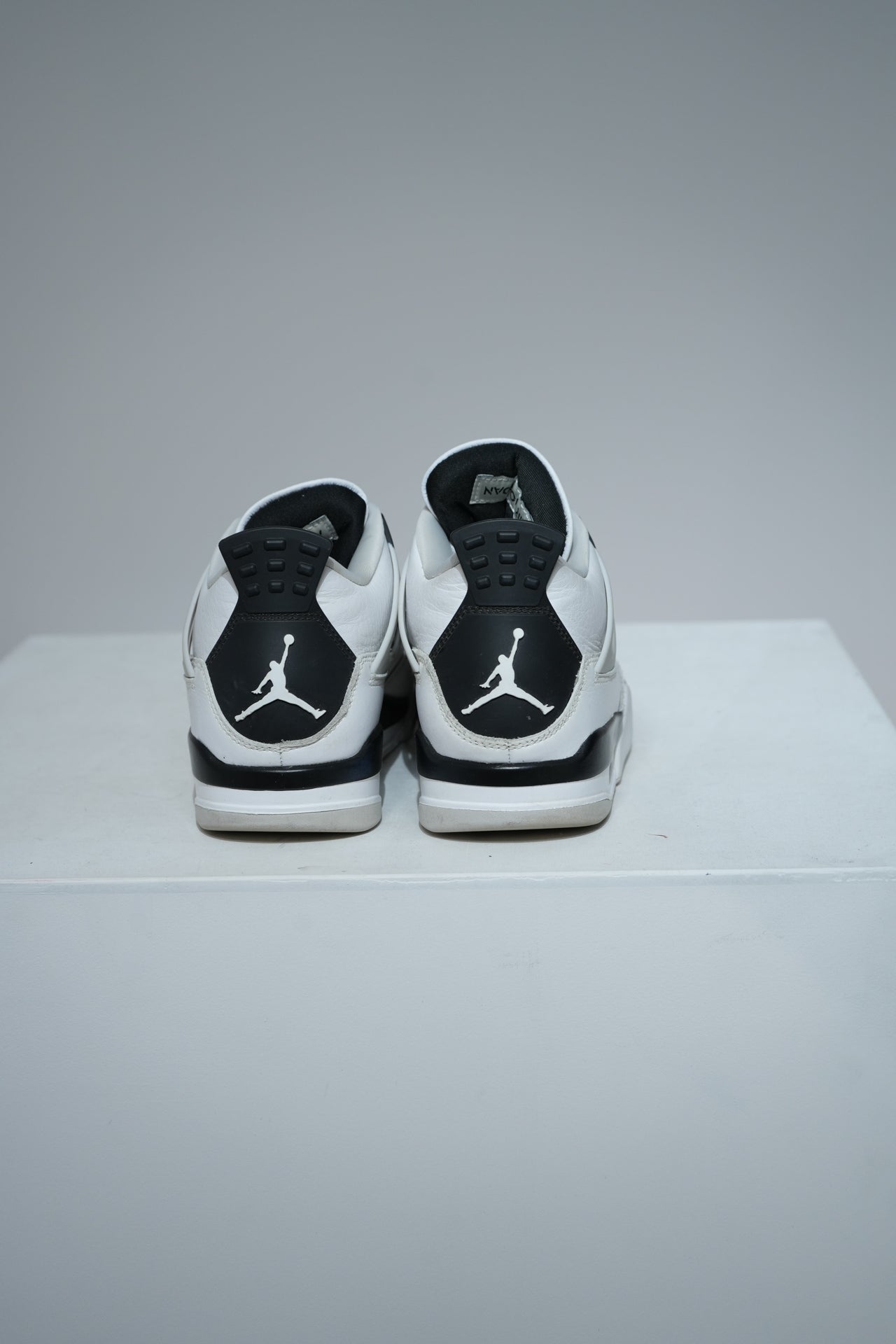 Jordan 4 Military Black (Taille 40)