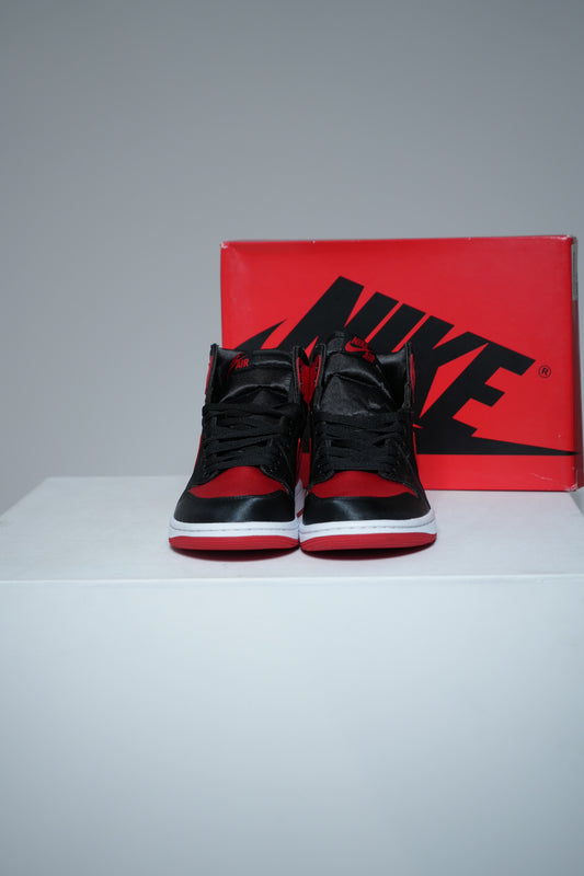 Jordan 1 High Satin Bred (Taille 42,5)