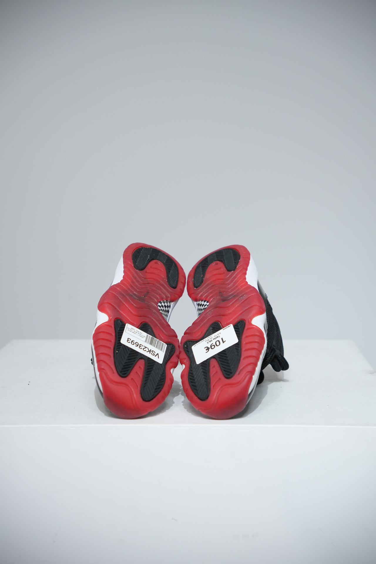 Jordan 11 Bred 2019 GS (Taille 38,5)
