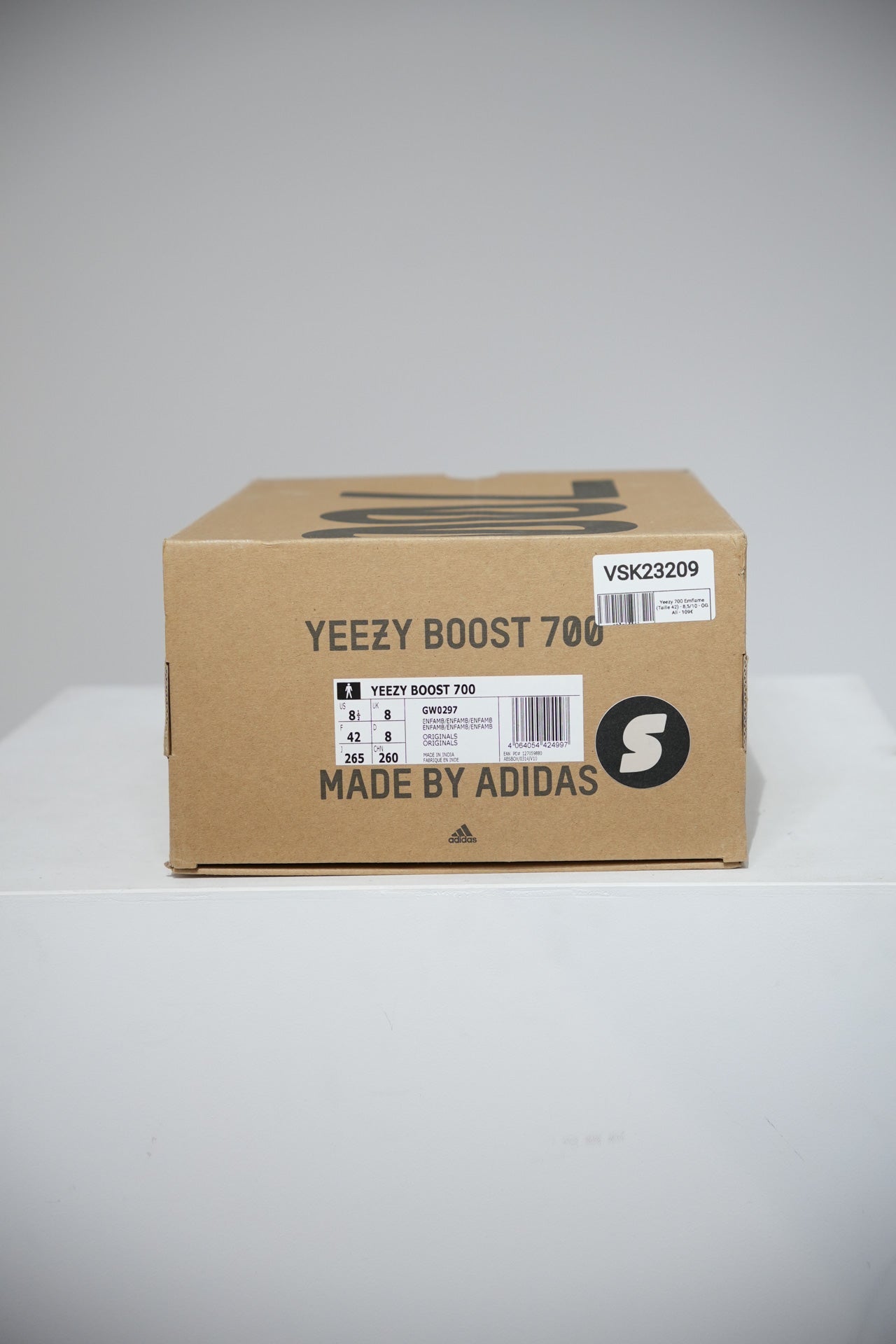 Yeezy 700 Emflame (Taille 42)