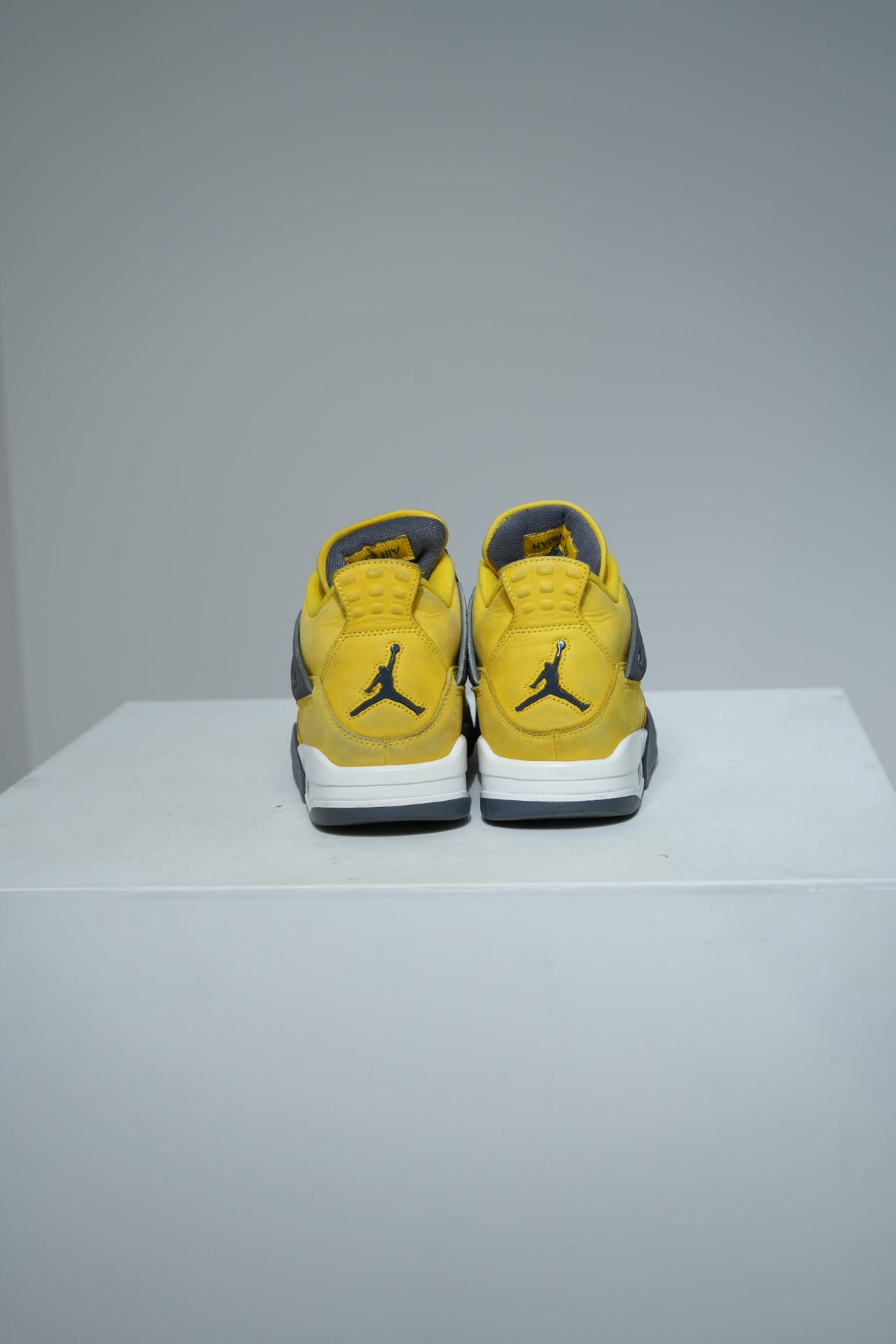 Jordan 4 Lightning (Taille 41)