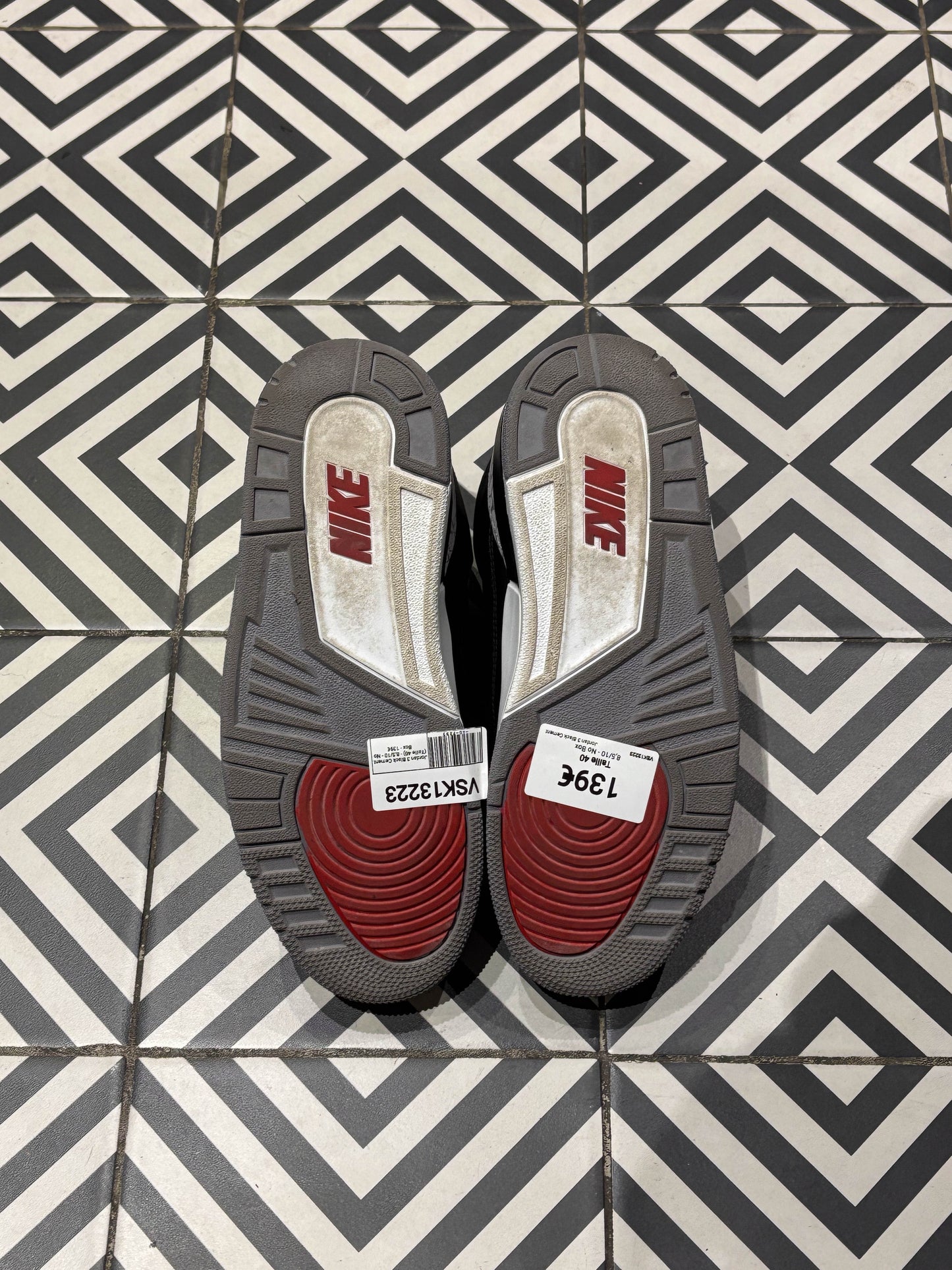 Jordan 3 Black Cement (Taille 40)