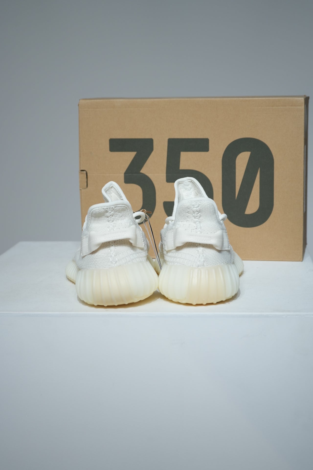 Yeezy 350 V2 Bone (Taille 43 1/3)