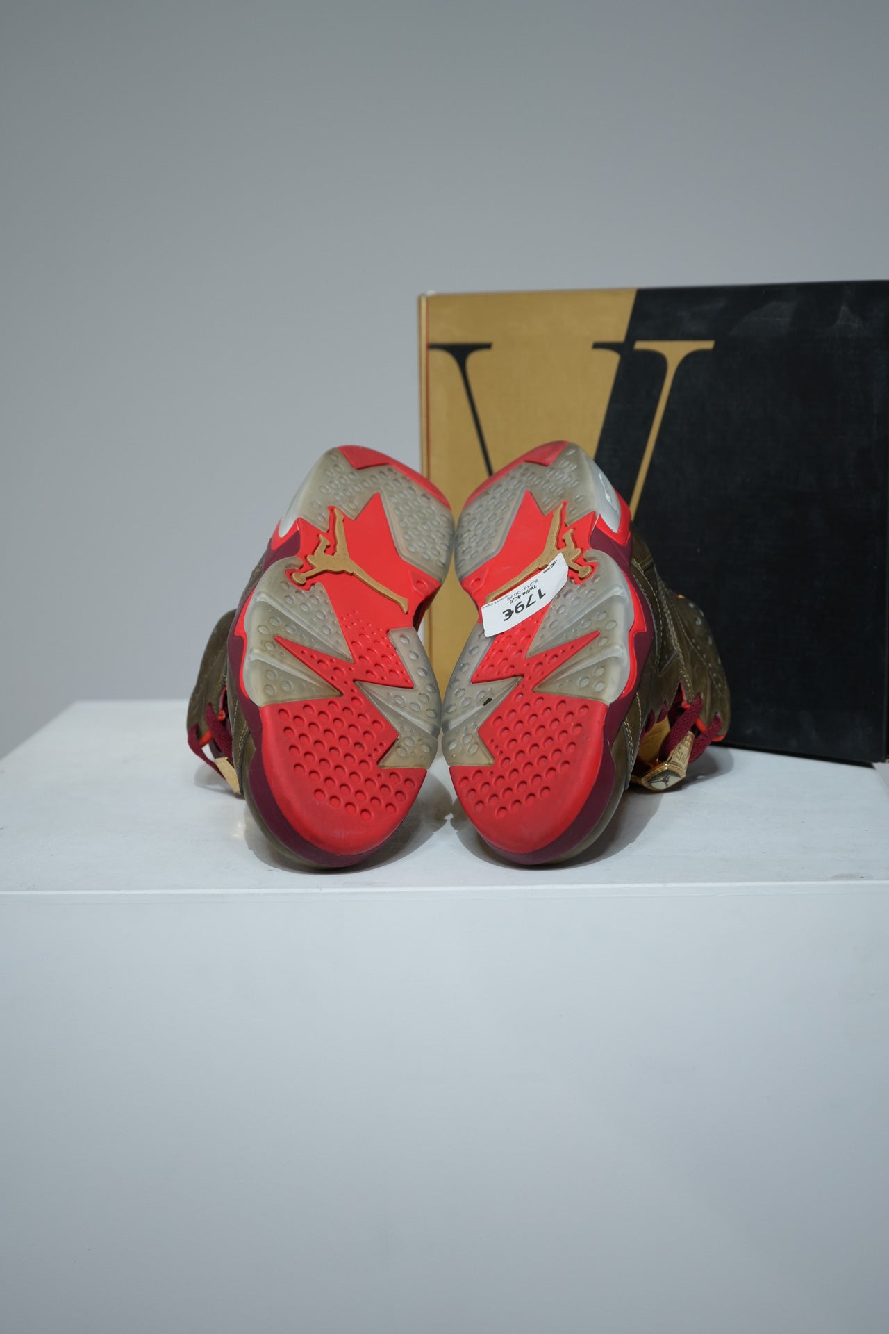 Jordan 6 Cigare (Taille 40,5)