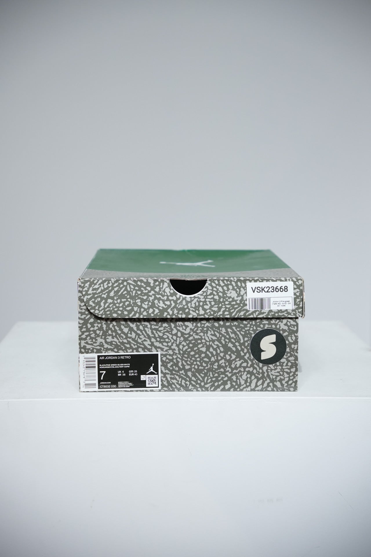 Jordan 3 Pine green (Taille 40)