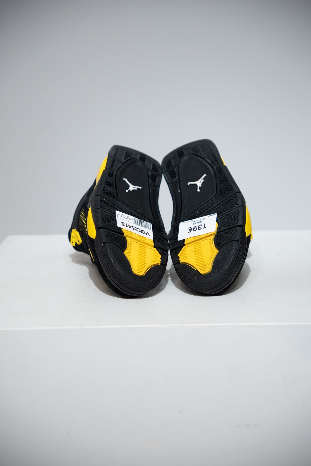 Jordan 4 Thunder (Taille 39)