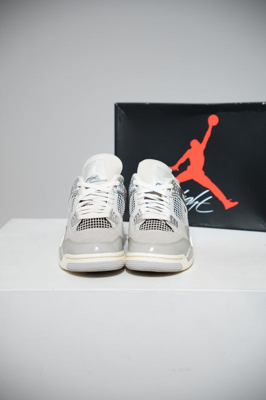 Jordan 4 Frozen Moments (Taille 38,5)