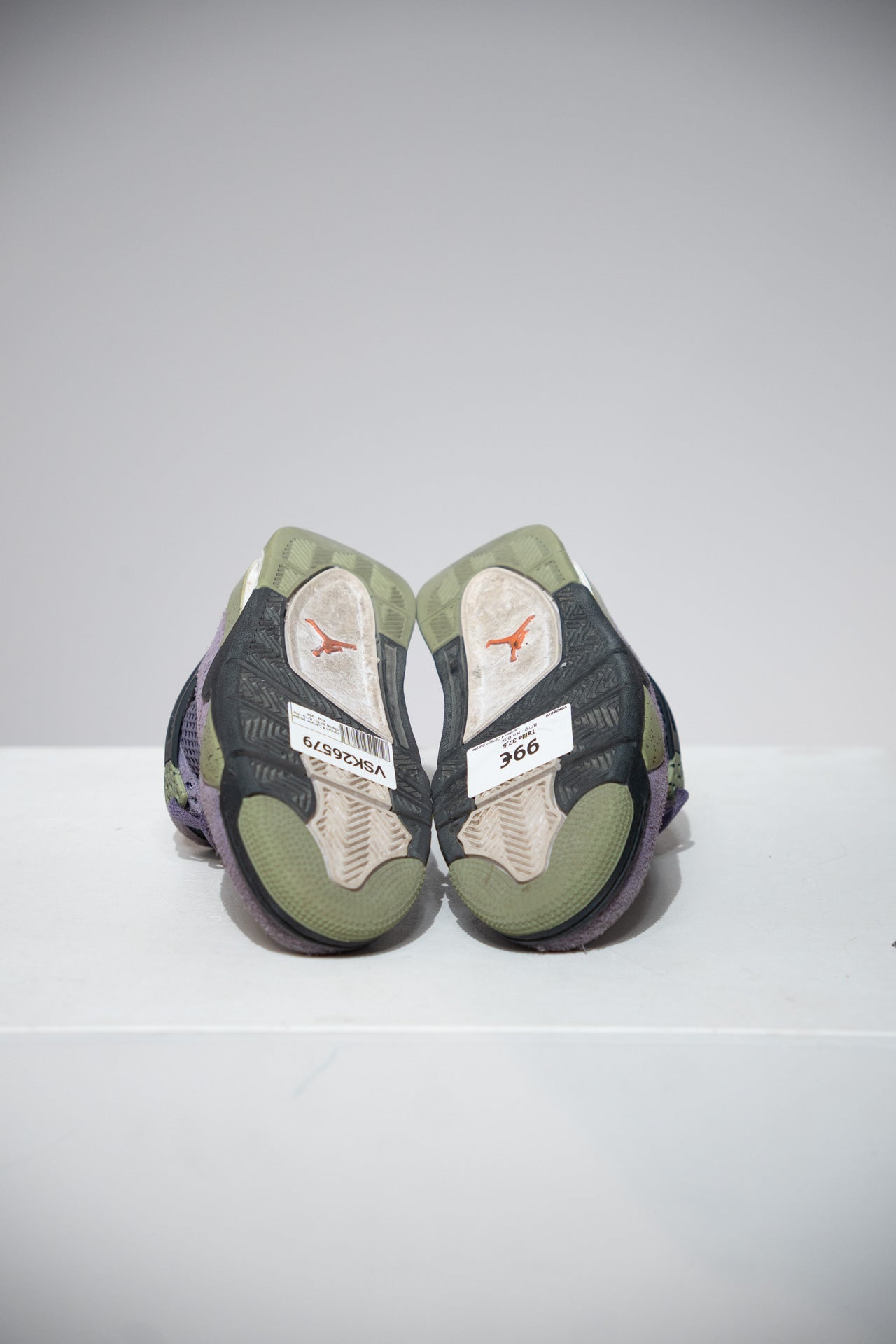 Jordan 4 Canyon purple (Taille 37,5)