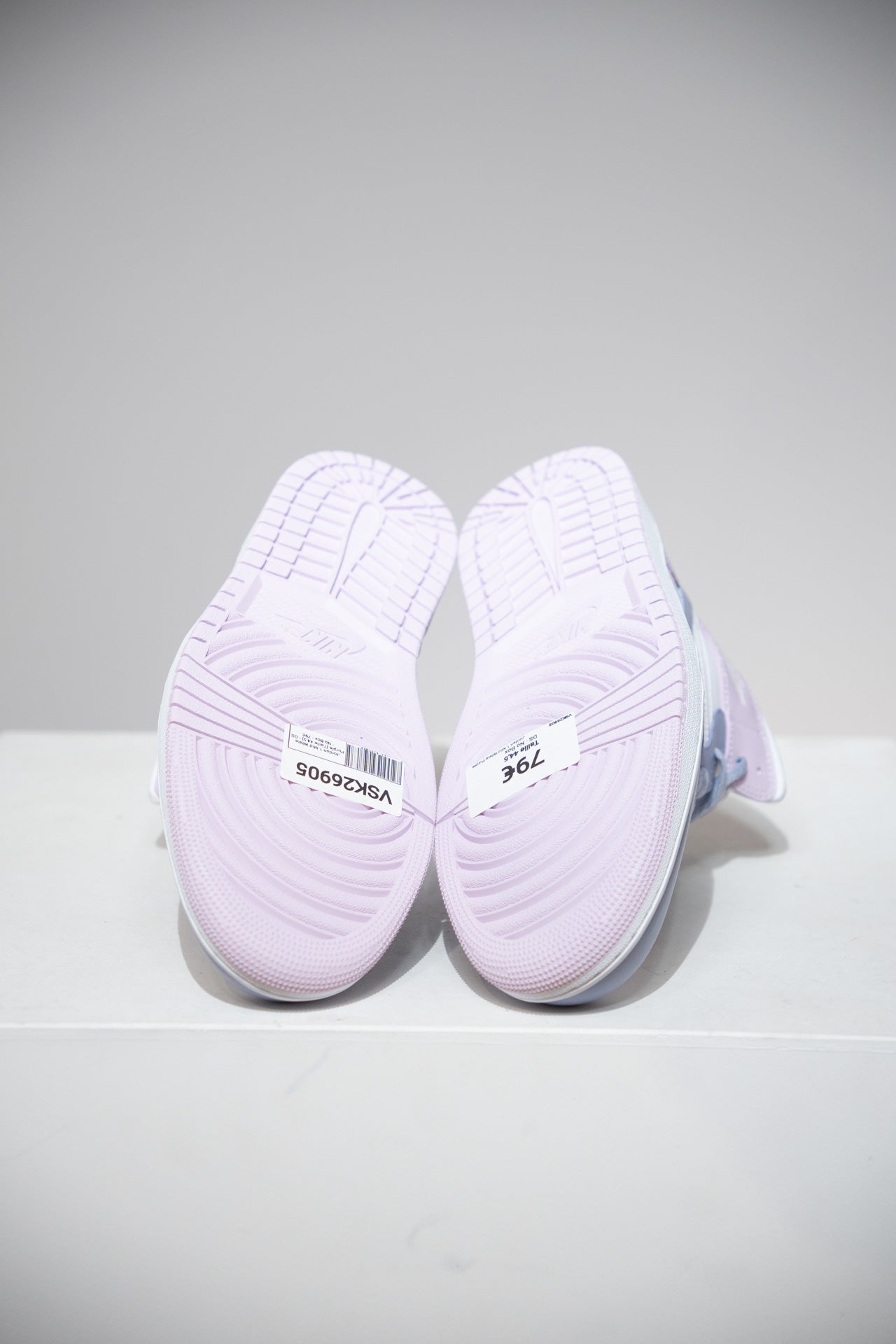 Jordan 1 Mid White Purple (Taille 44,5)