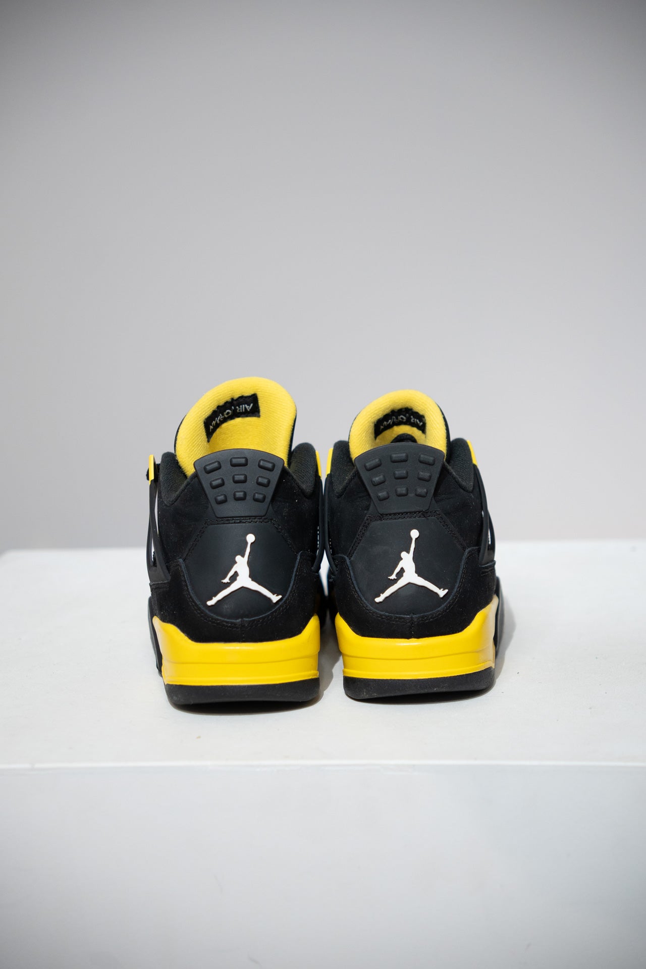 Jordan 4 Thunder GS (Taille 40)