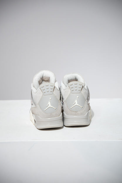 Jordan 4 Frozen Moments (Taille 35,5)