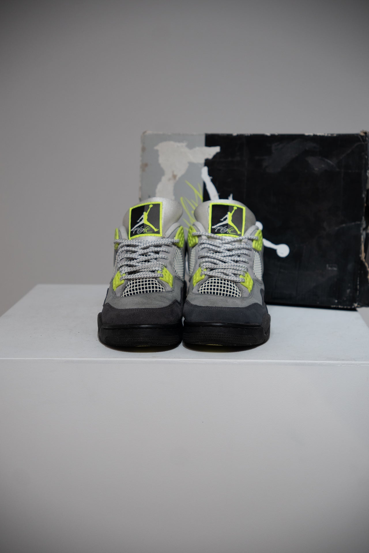 Jordan 4 Neon (Taille 42,5)