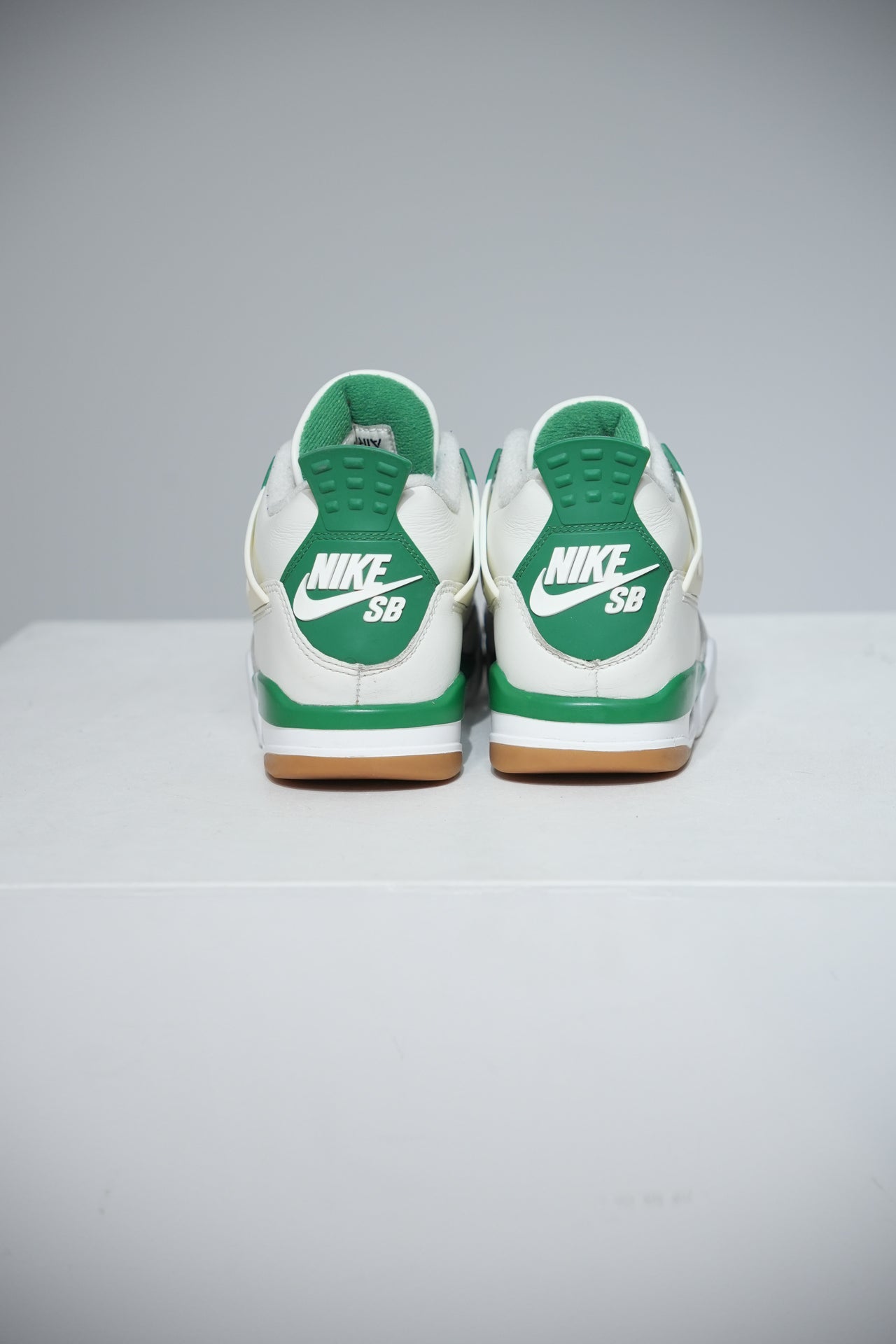 Jordan 4 SB pine Green (Taille 38)