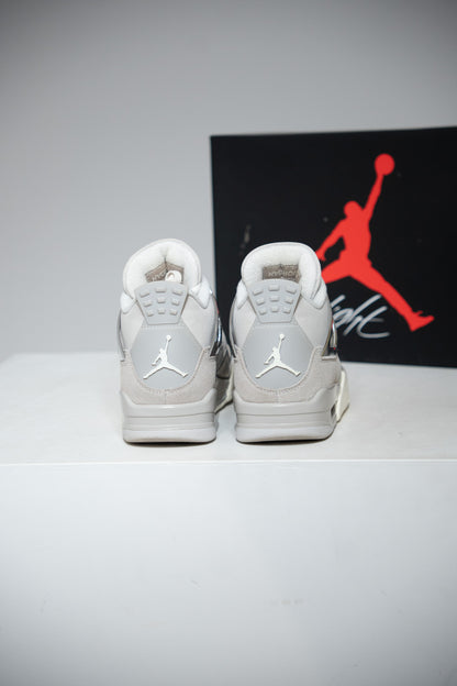 Jordan 4 Frozen Moments (Taille 37,5)