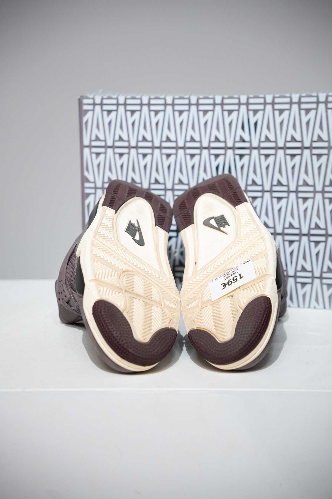 Jordan 4 A Ma Maniere Violet Ore (Taille 42,5)