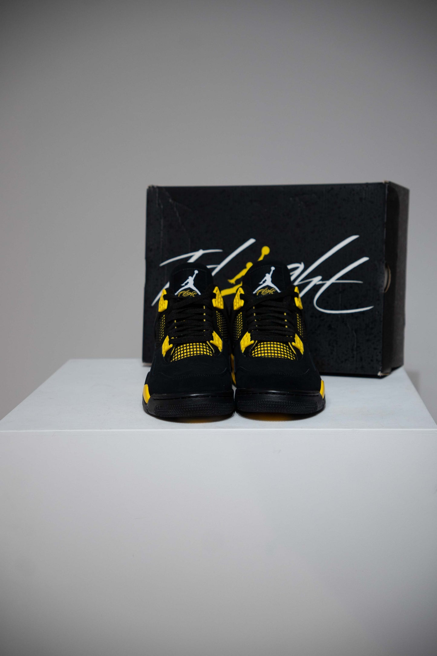 Jordan 4 Thunder (Taille 42,5)