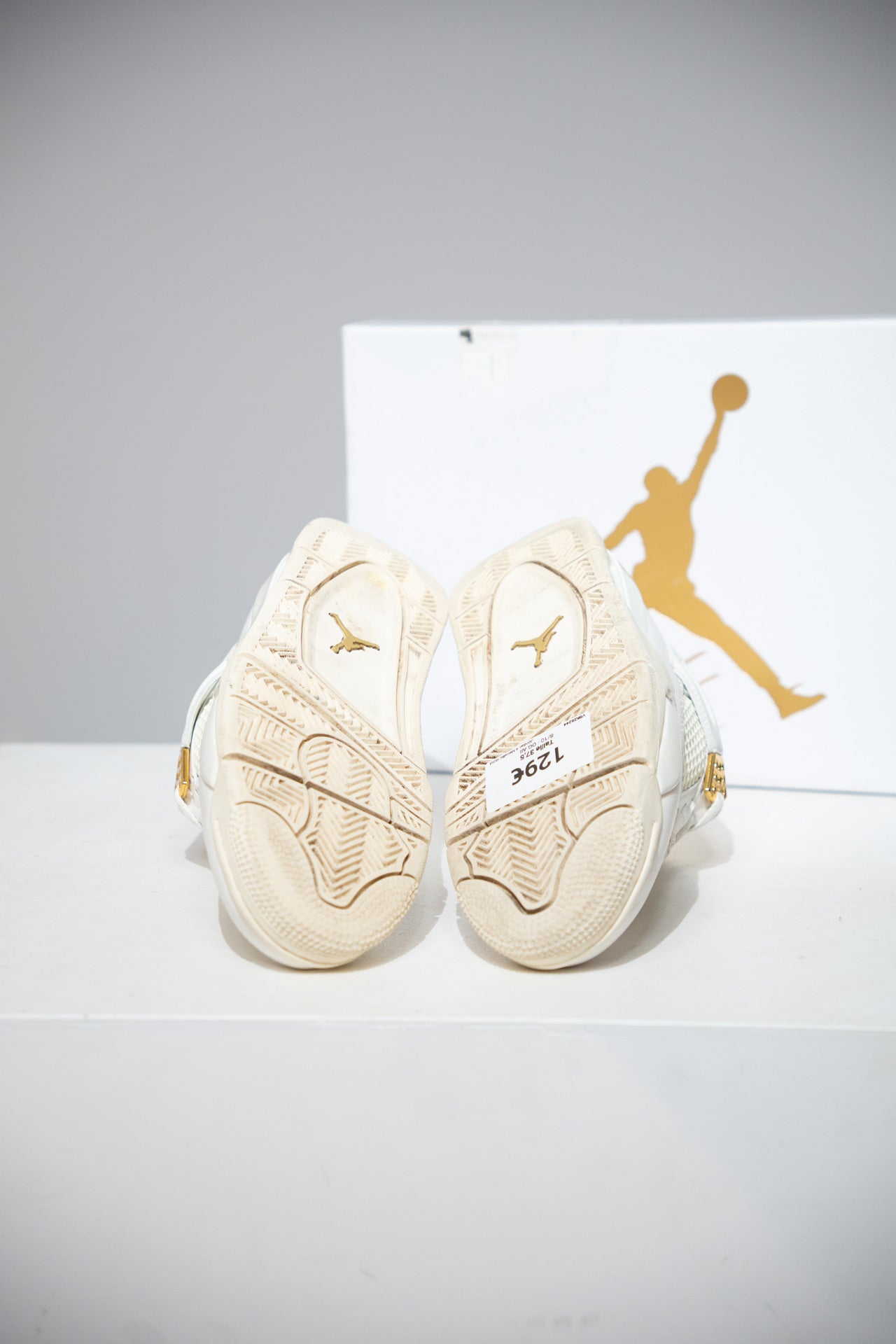 Jordan 4 Metallic Gold (Taille 37,5)