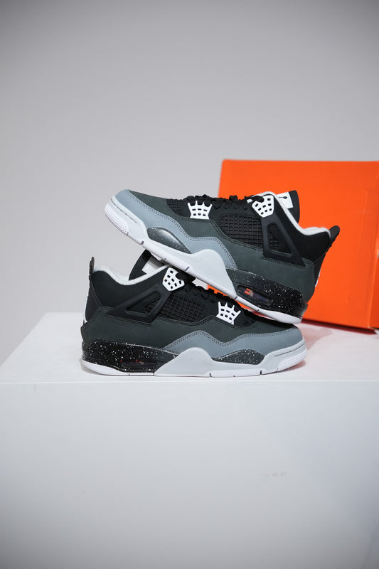 Jordan 4 Fear (Taille 40)