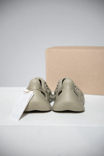 Foam Runner Stone Salt (Taille 38,5)
