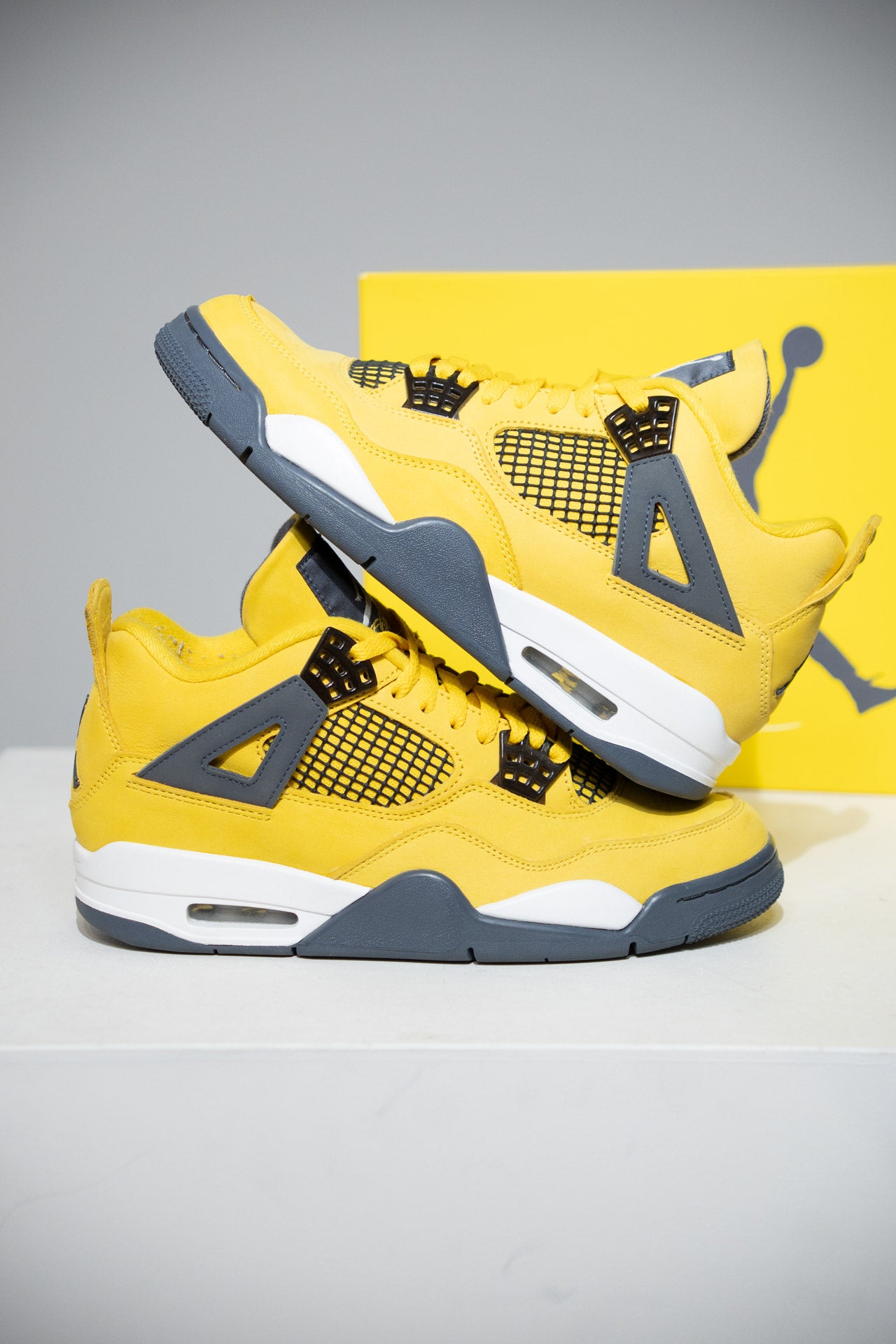 Jordan 4 Lightning (Taille 40,5)