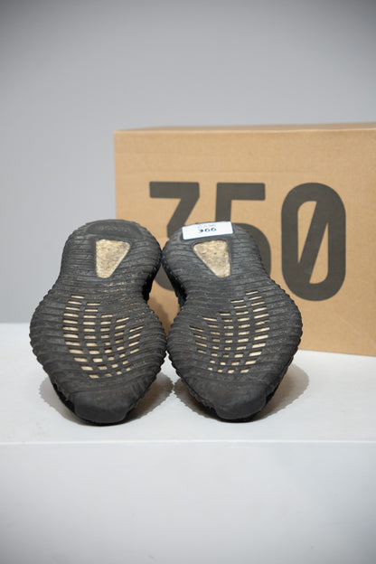 Yeezy 350 V2 Oreo (Taille 41 1/3)