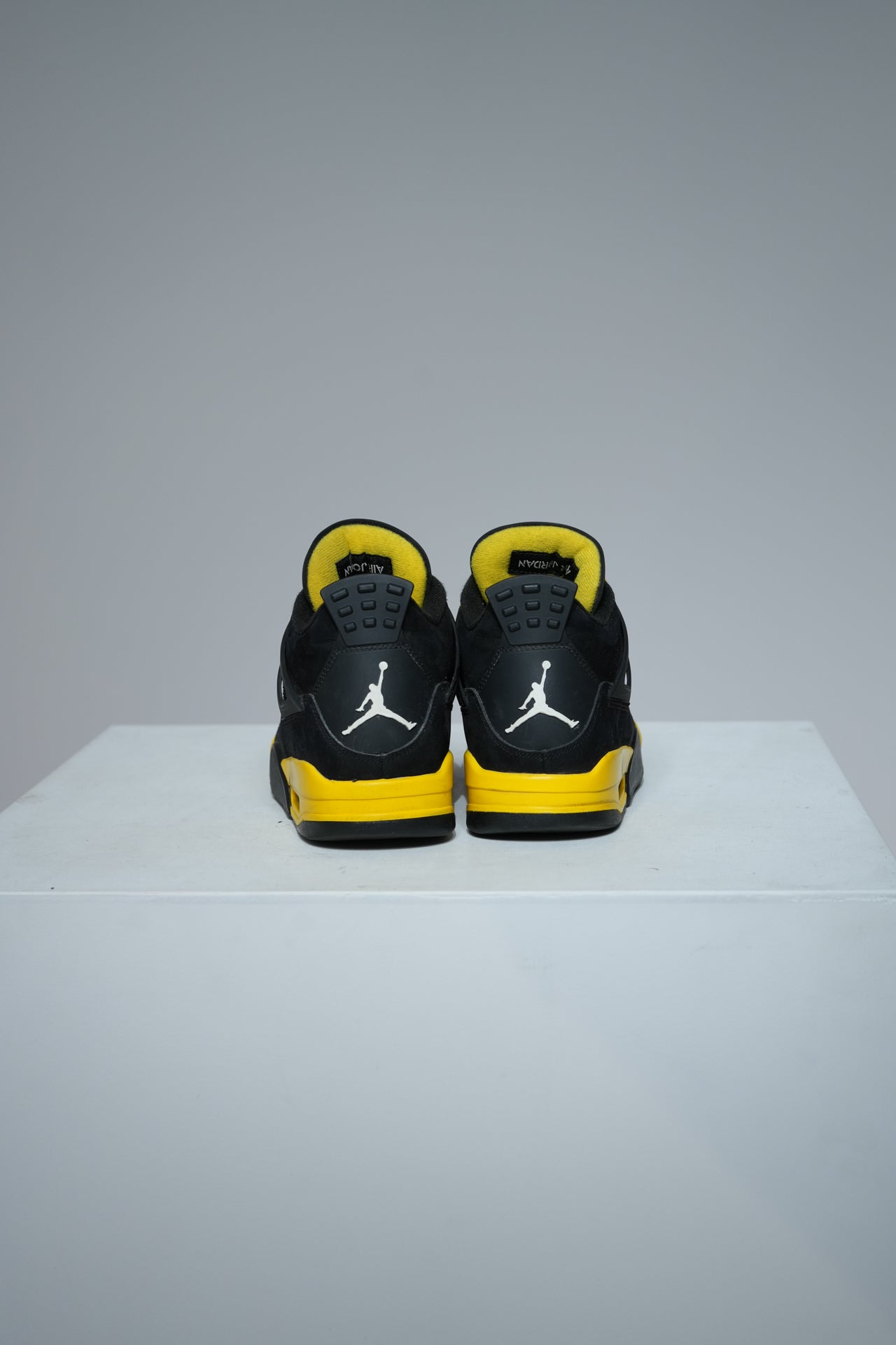 Jordan 4 Thunder (Taille 42,5)