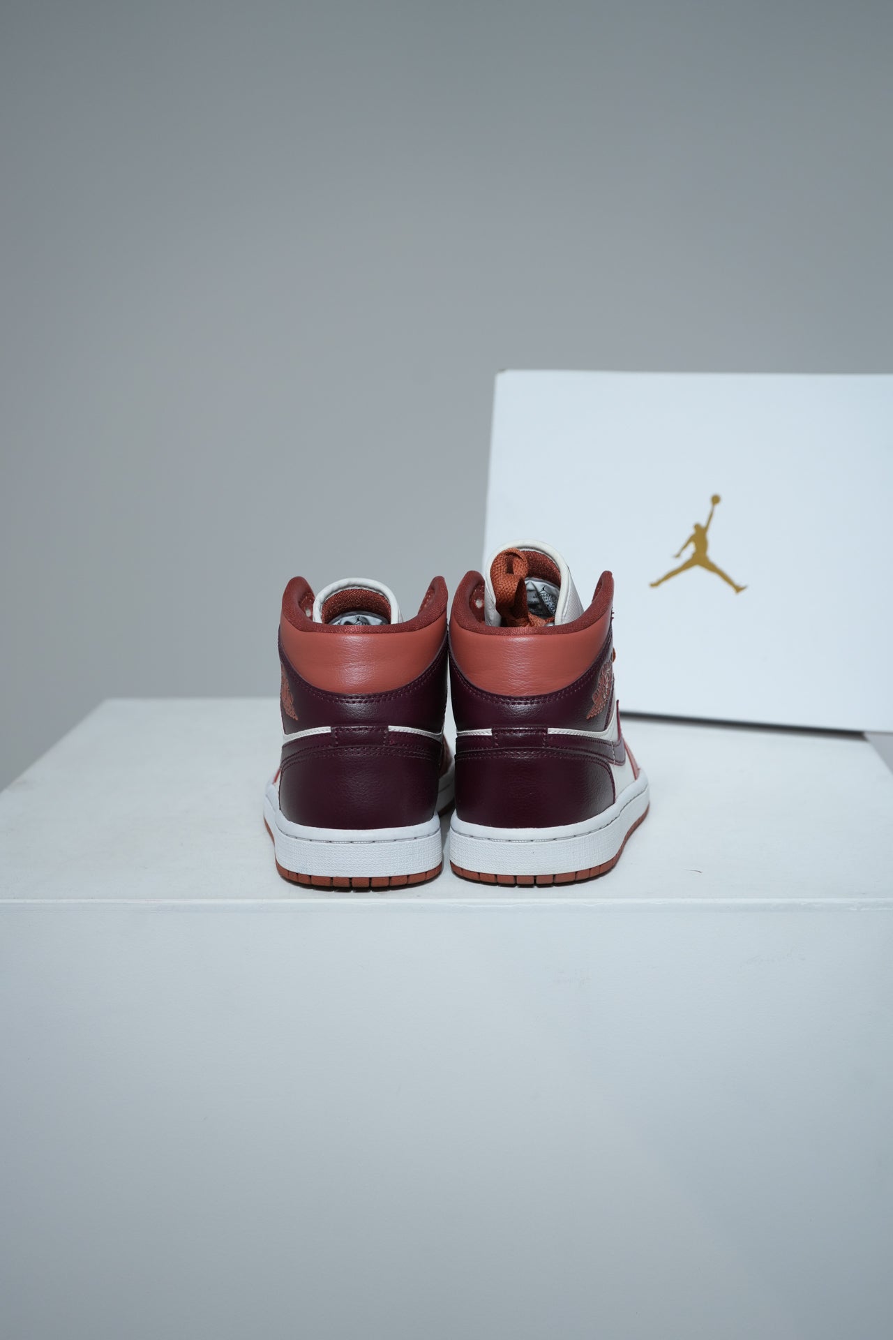 Jordan 1 Mid Peach (Taille 38)