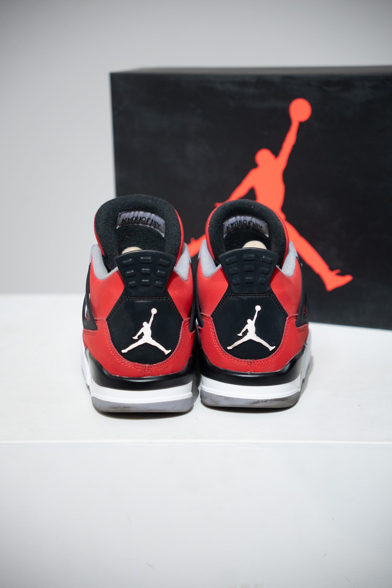 Jordan 4 Toro Bravo (Taille 40)
